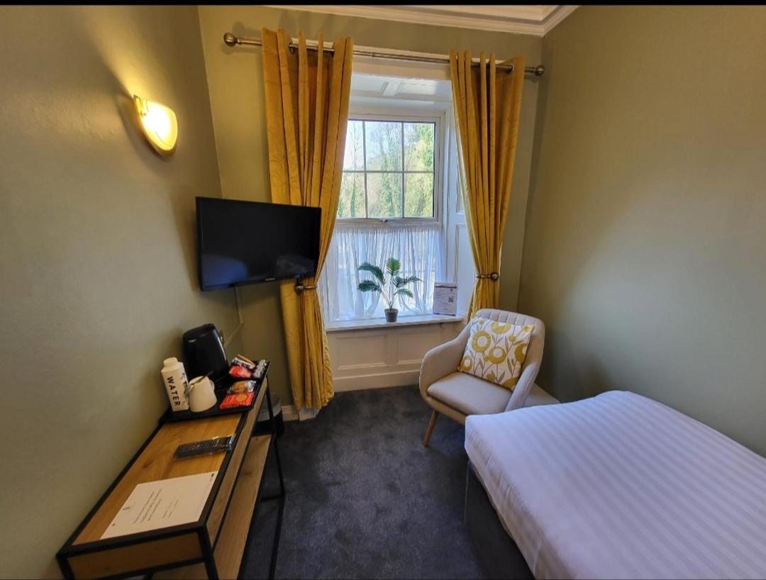 Small Single Room photo 2