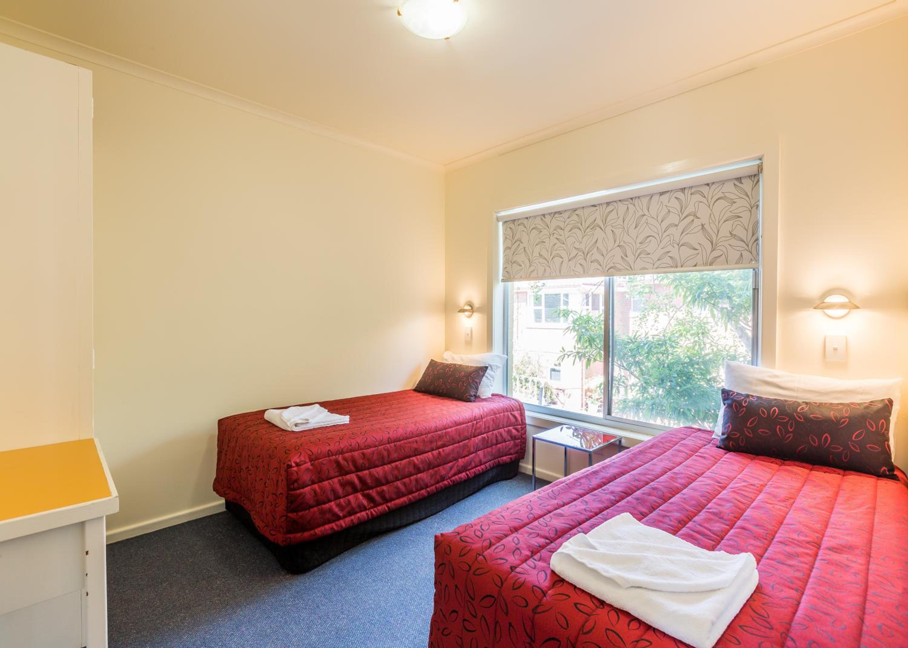 Three-Bedroom Apartment (6 Adults) - Photo 7