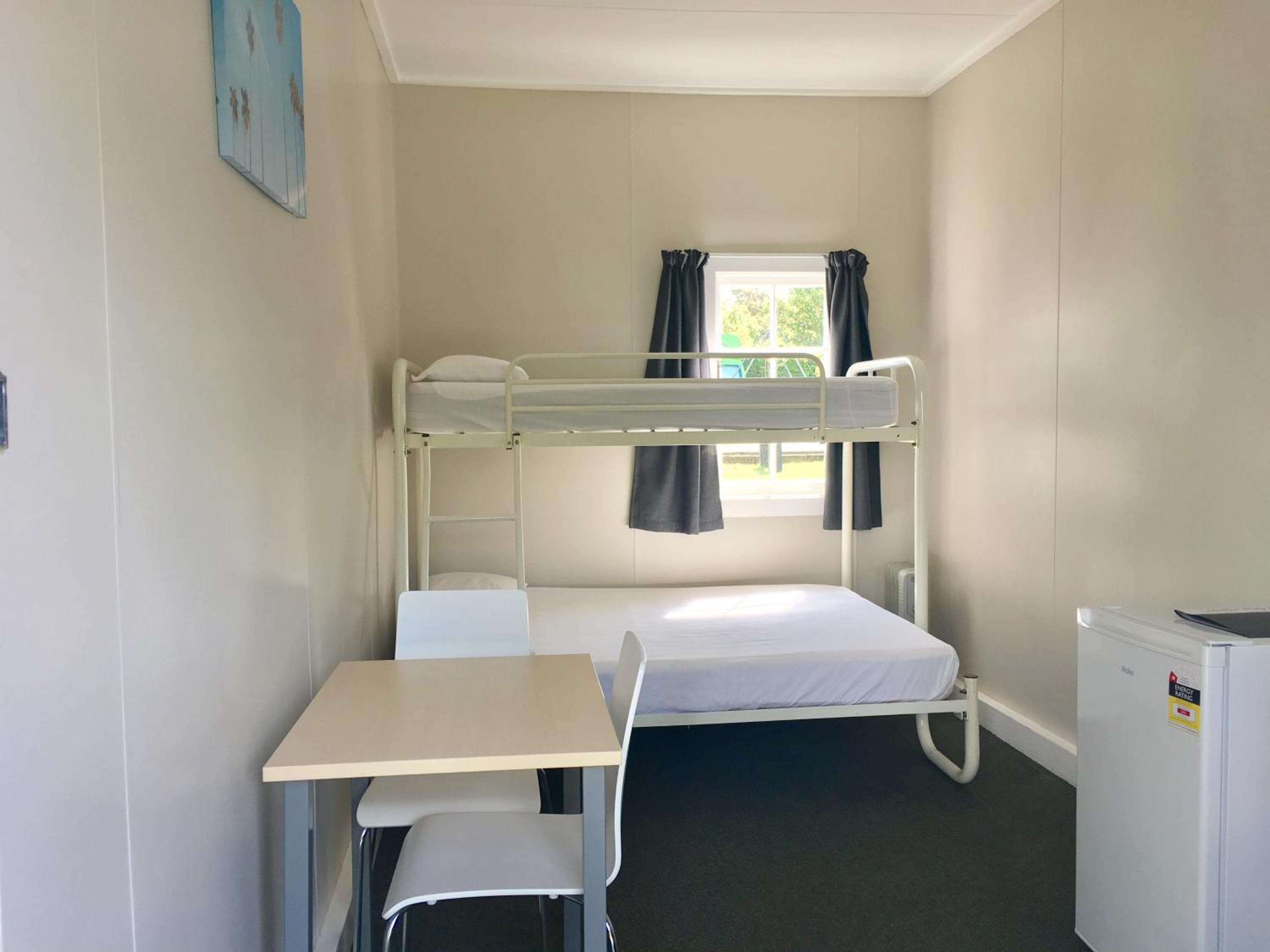 Standard Cabin with Shared Bathroom photo 2