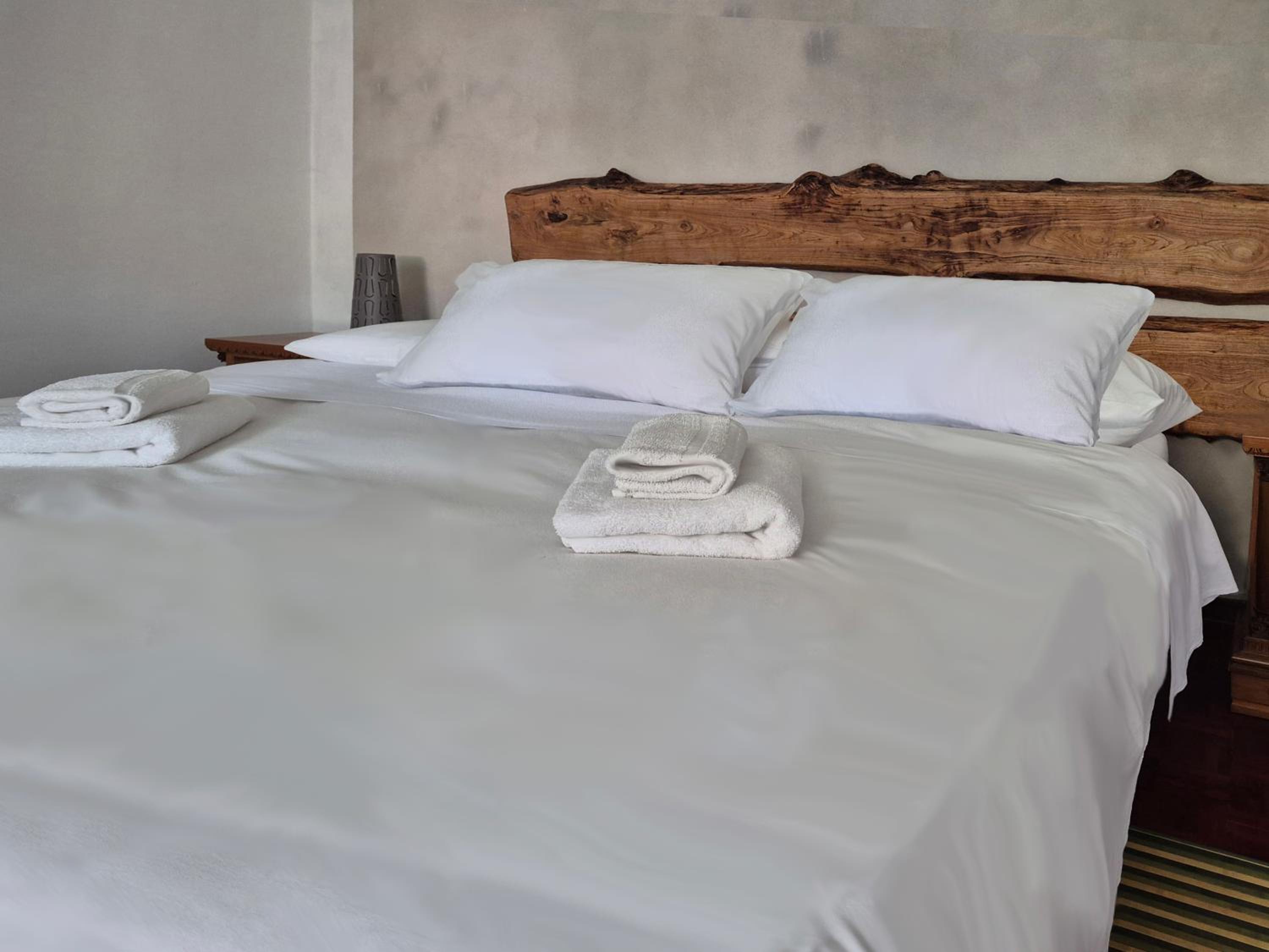Deluxe King Room photo 1