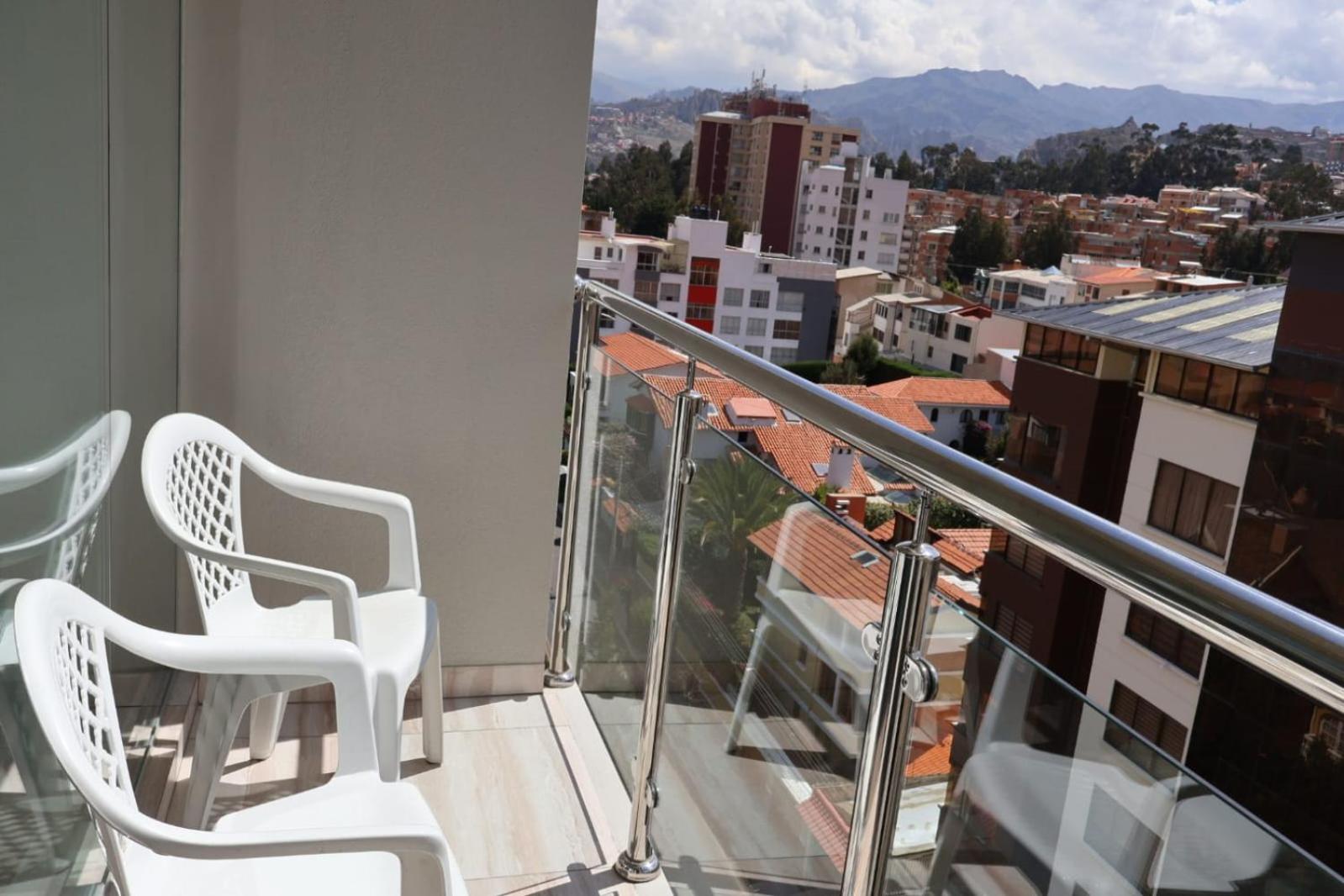 Two-Bedroom Deluxe Apartment with Balcony photo 3