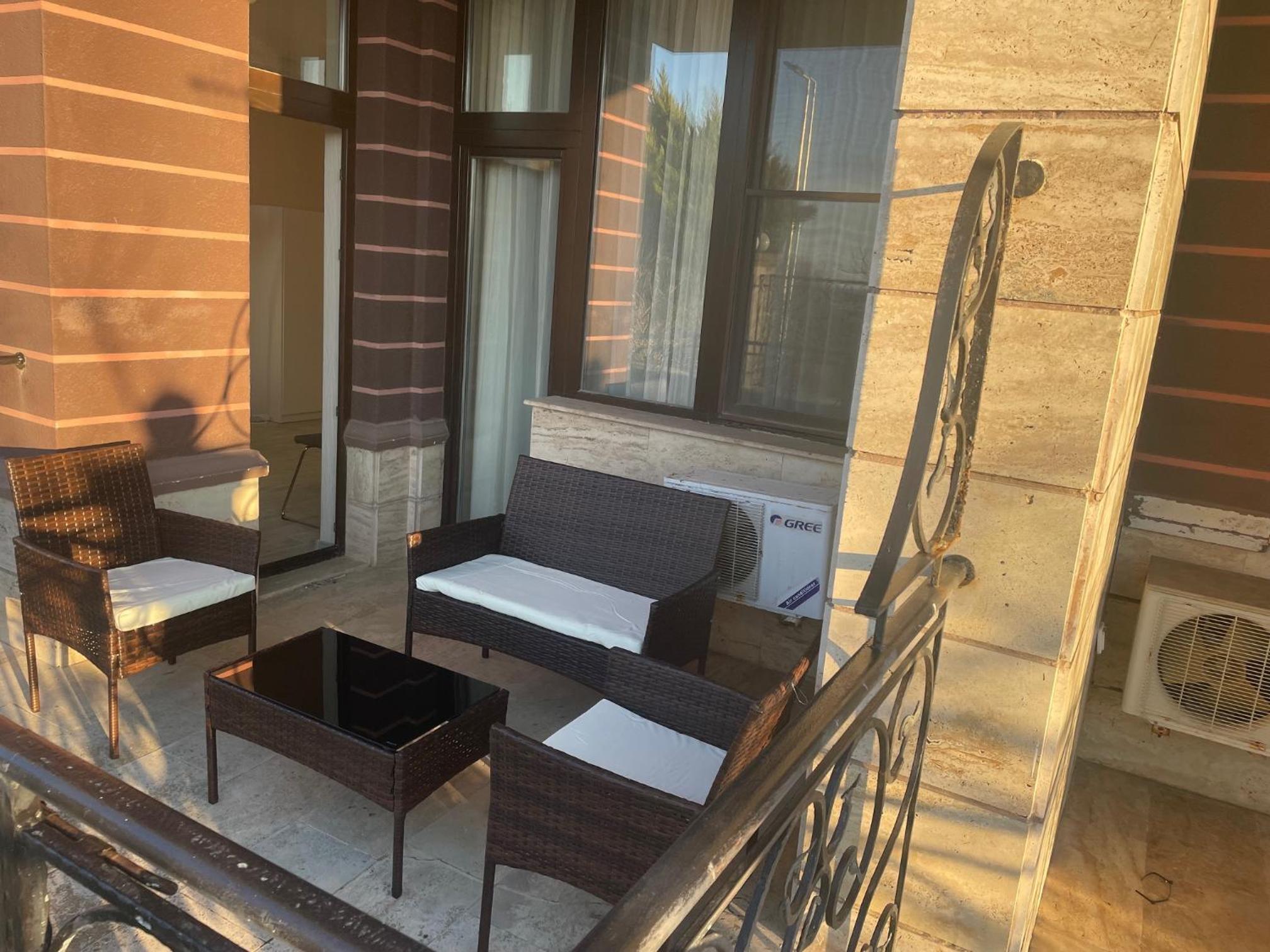 One-Bedroom Apartment with Garden View photo 1