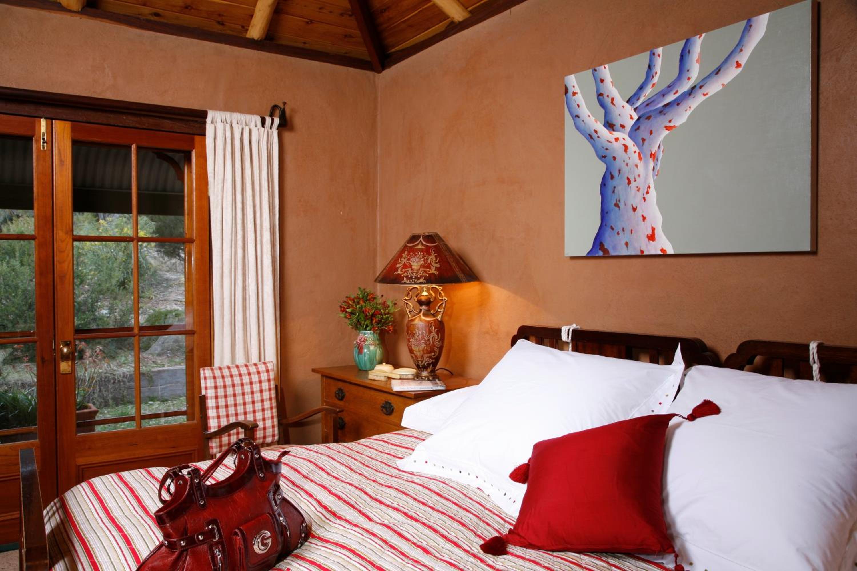 Three-Bedroom House photo 2