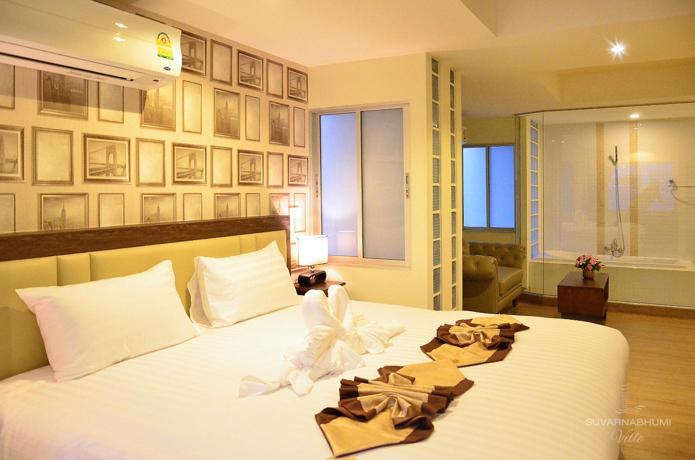 Premier Junior Suite - Photo 8