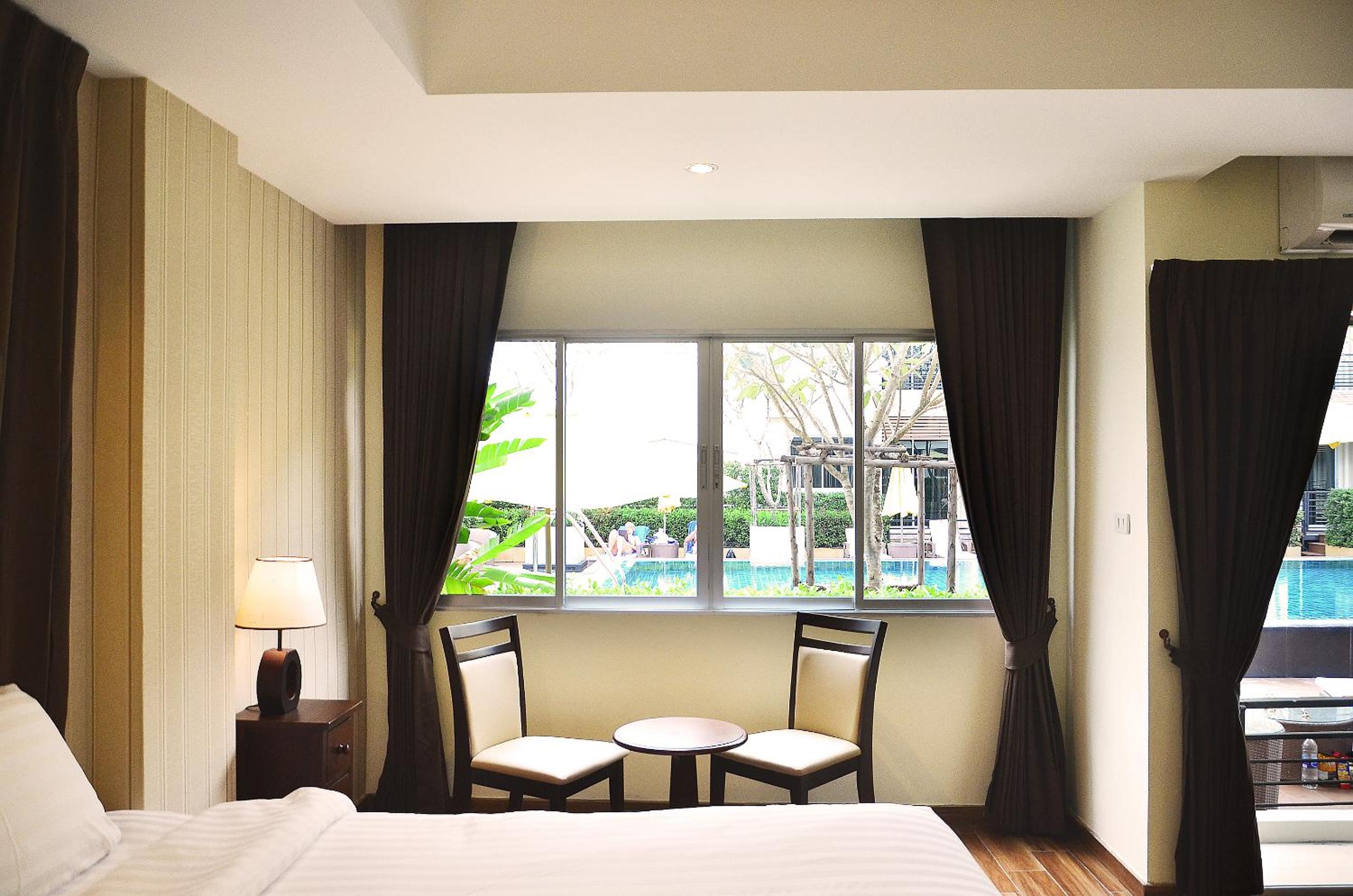 Premier Double Room with Pool Access - Photo 10