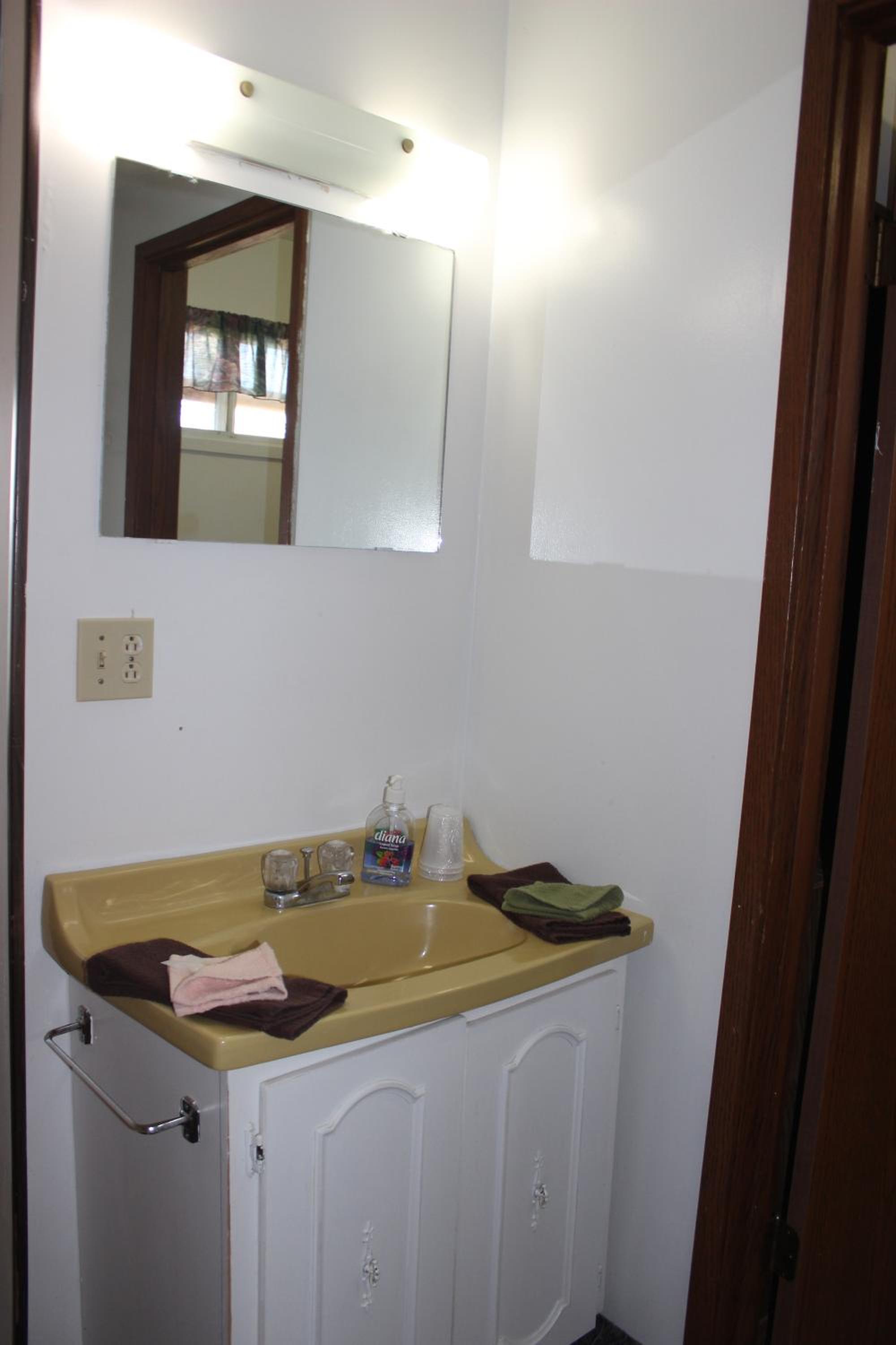 Single Room with Bath photo 2