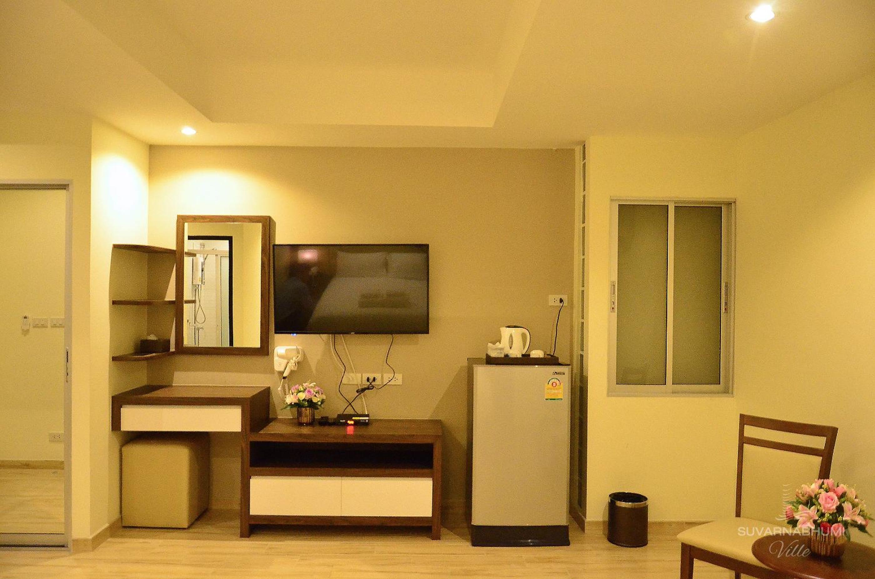 Deluxe Double or Twin Room - Photo 8