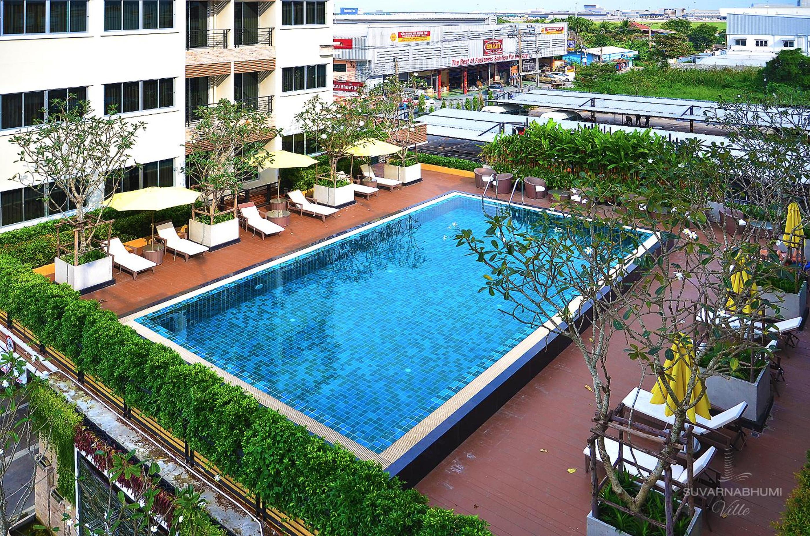 Executive Double or Twin Room with Pool View photo 2