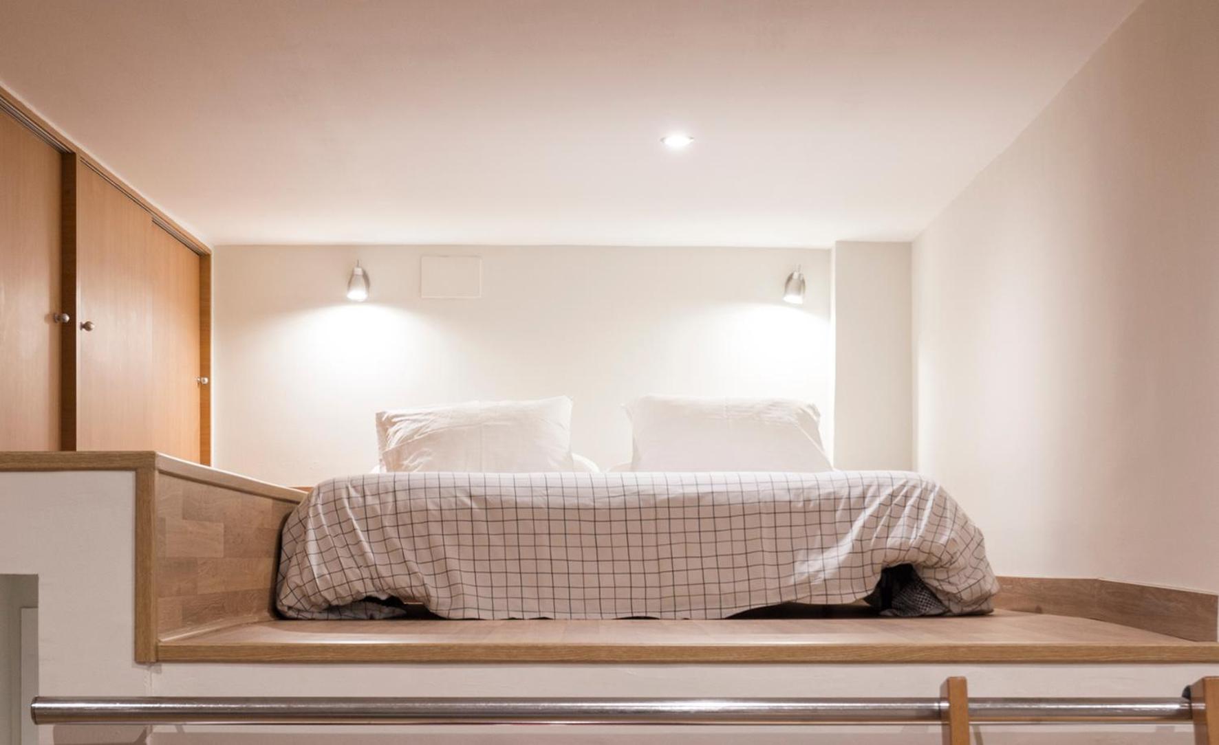Studio (4 Adults) - Calle Comte Borrell, 84 photo 2