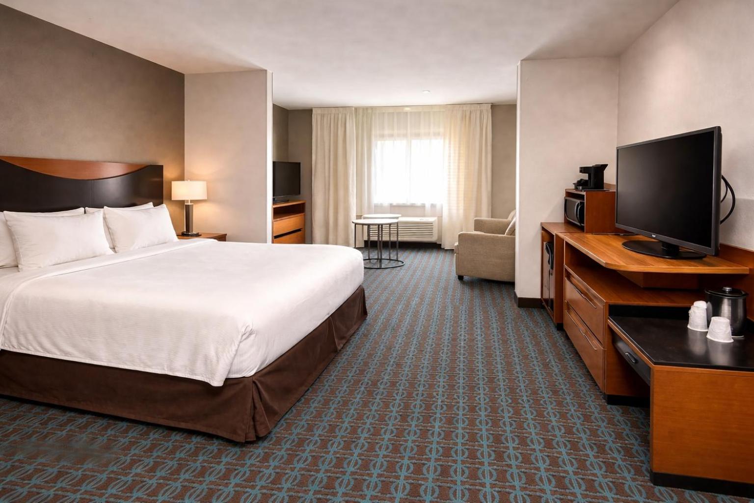 Accessible King Suite with Sofa Bed - Non Smoking - Photo 1