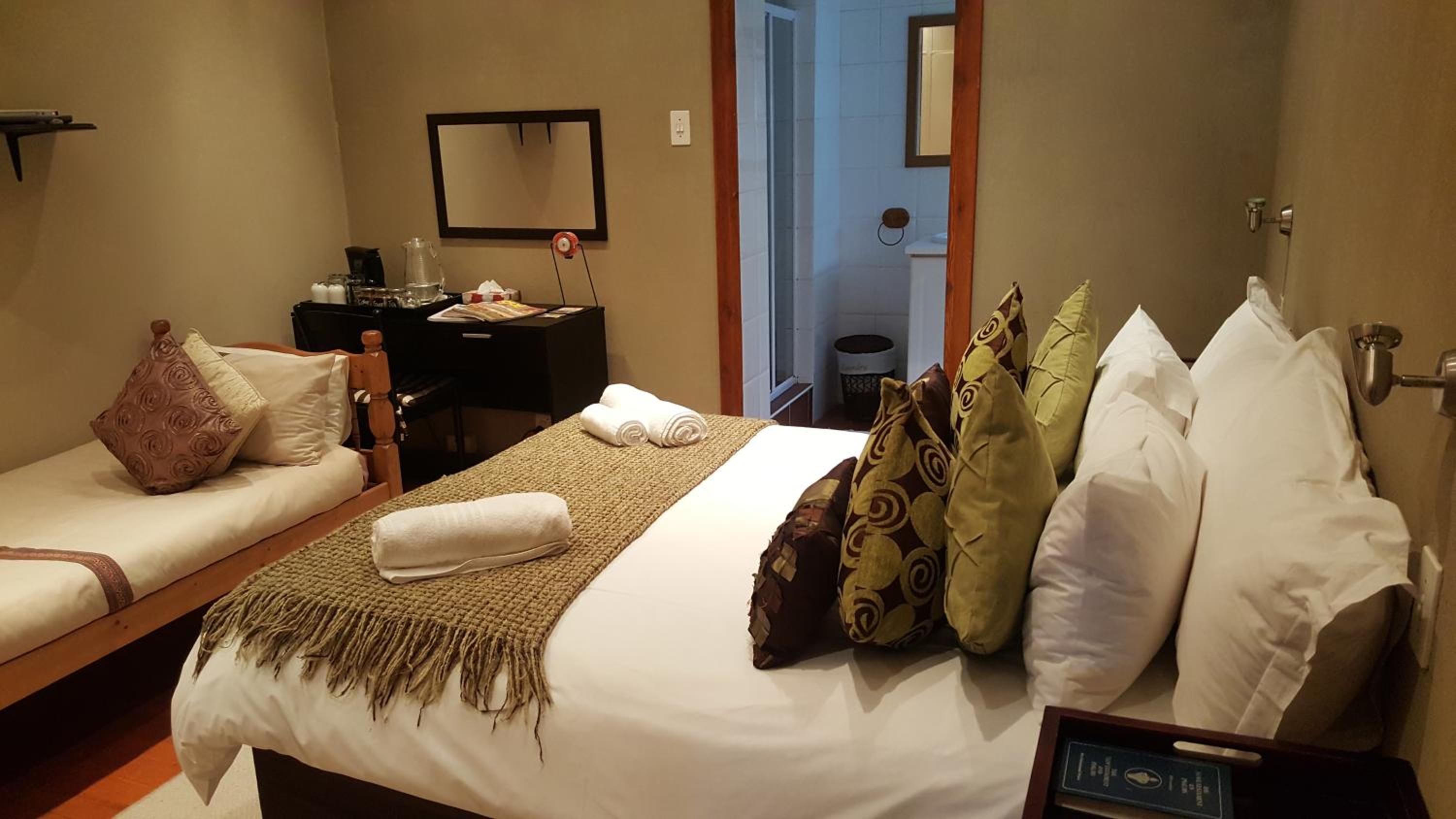Budget Triple Room photo 2