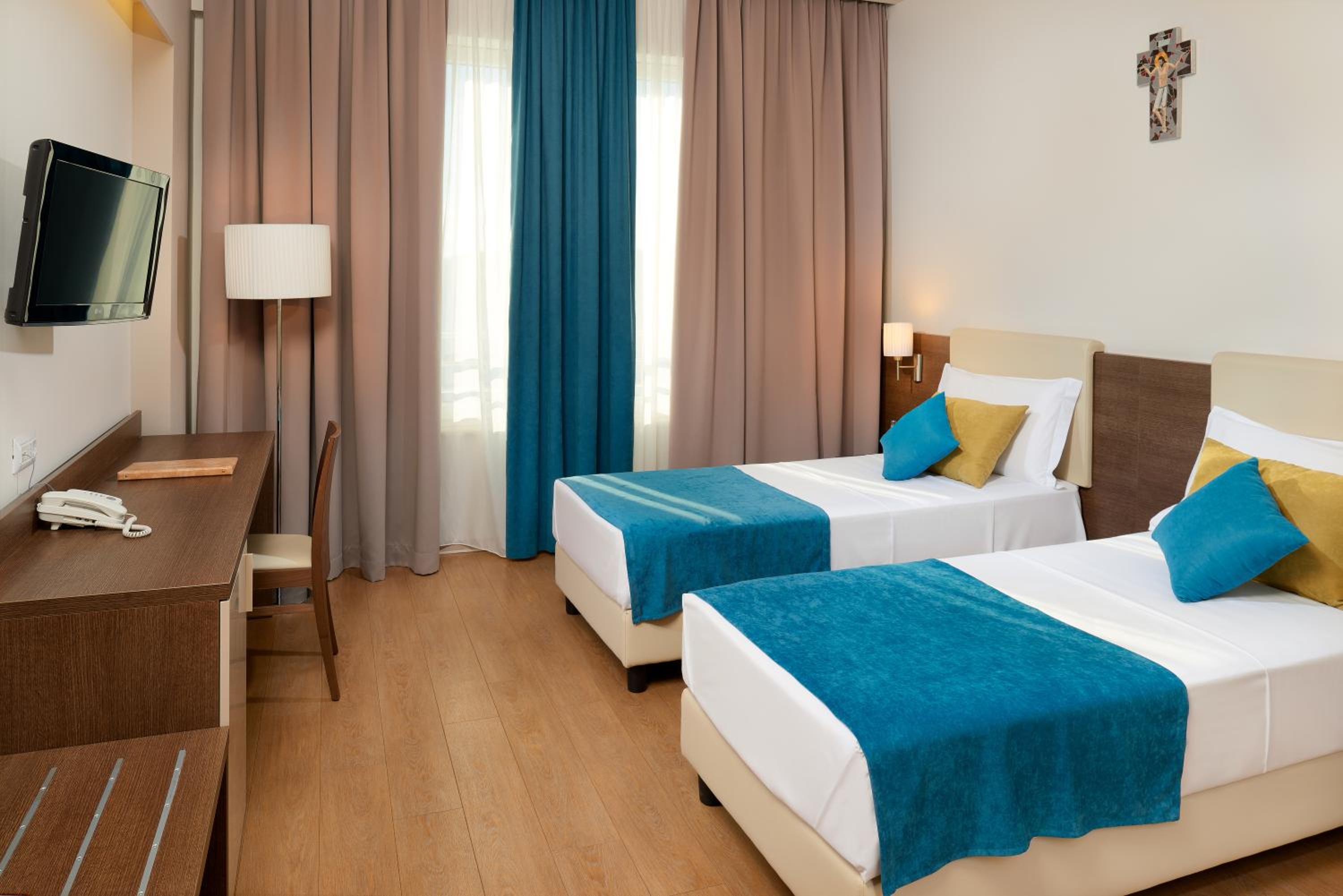 Double or Twin Room (1 Adult) photo 3