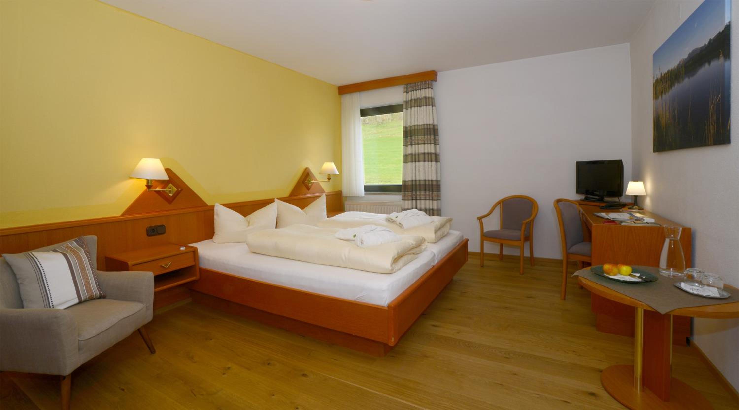 Standard Double Room - Photo 7