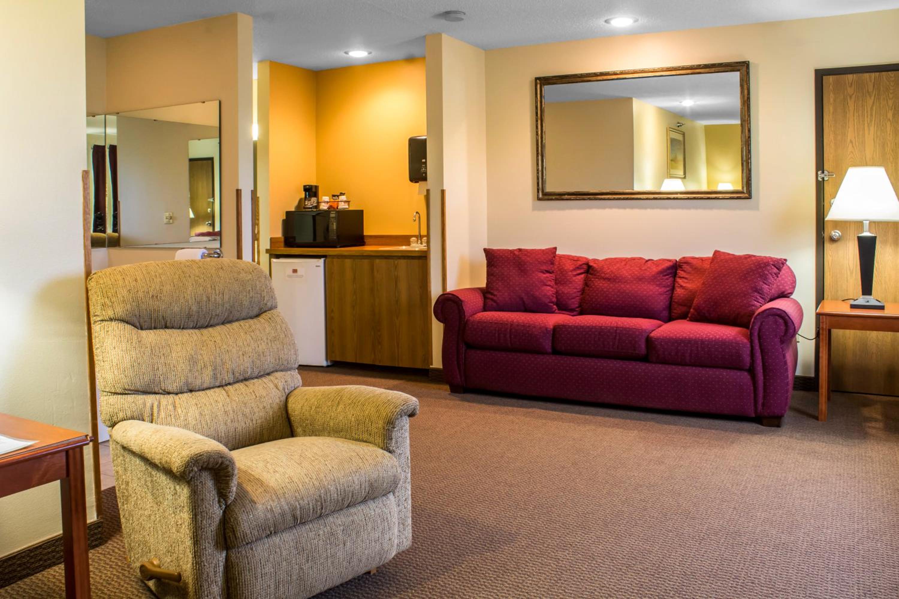 One Room Suite with Whirlpool - Non Smoking