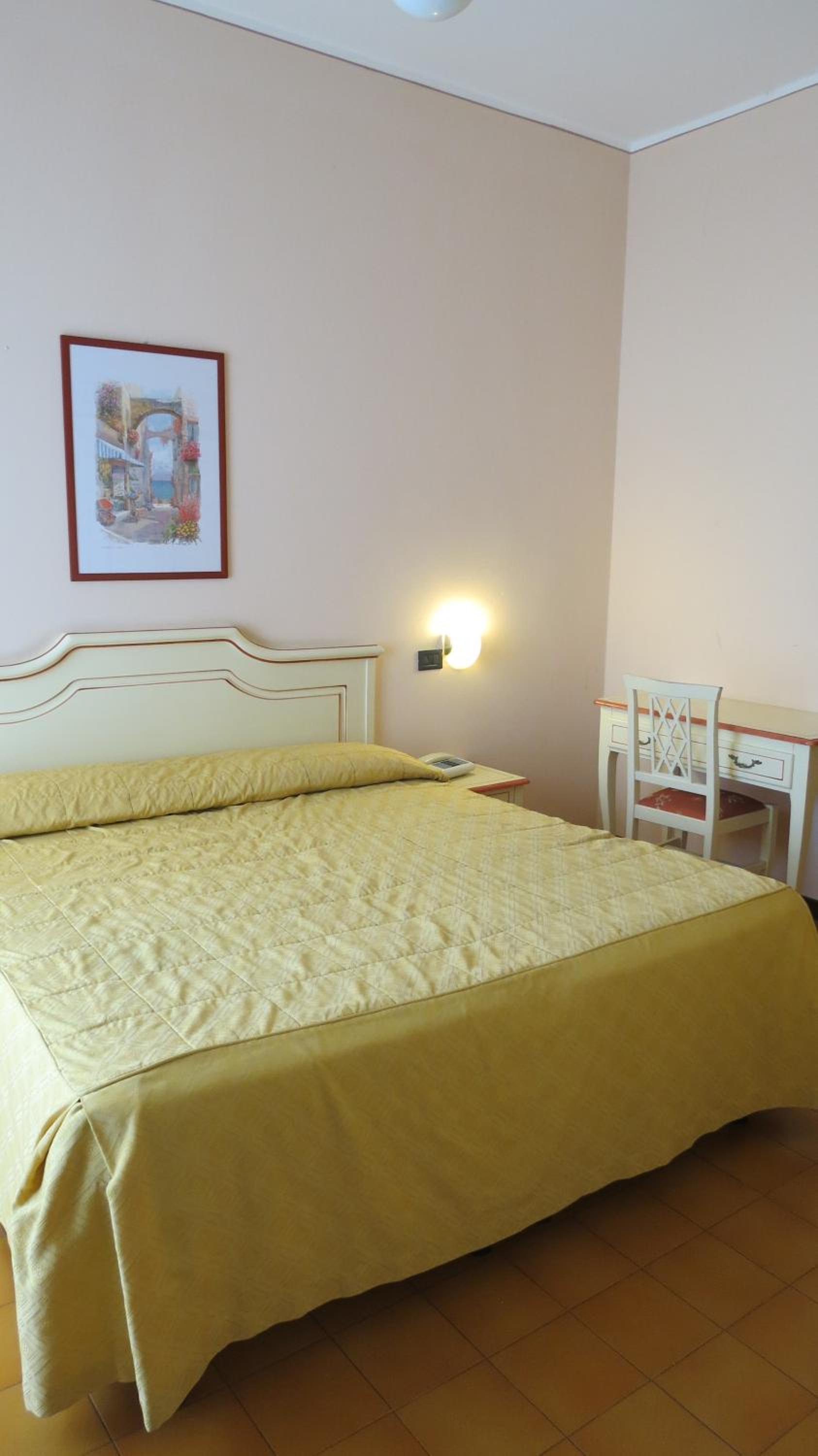 Classic Double Room - Photo 2