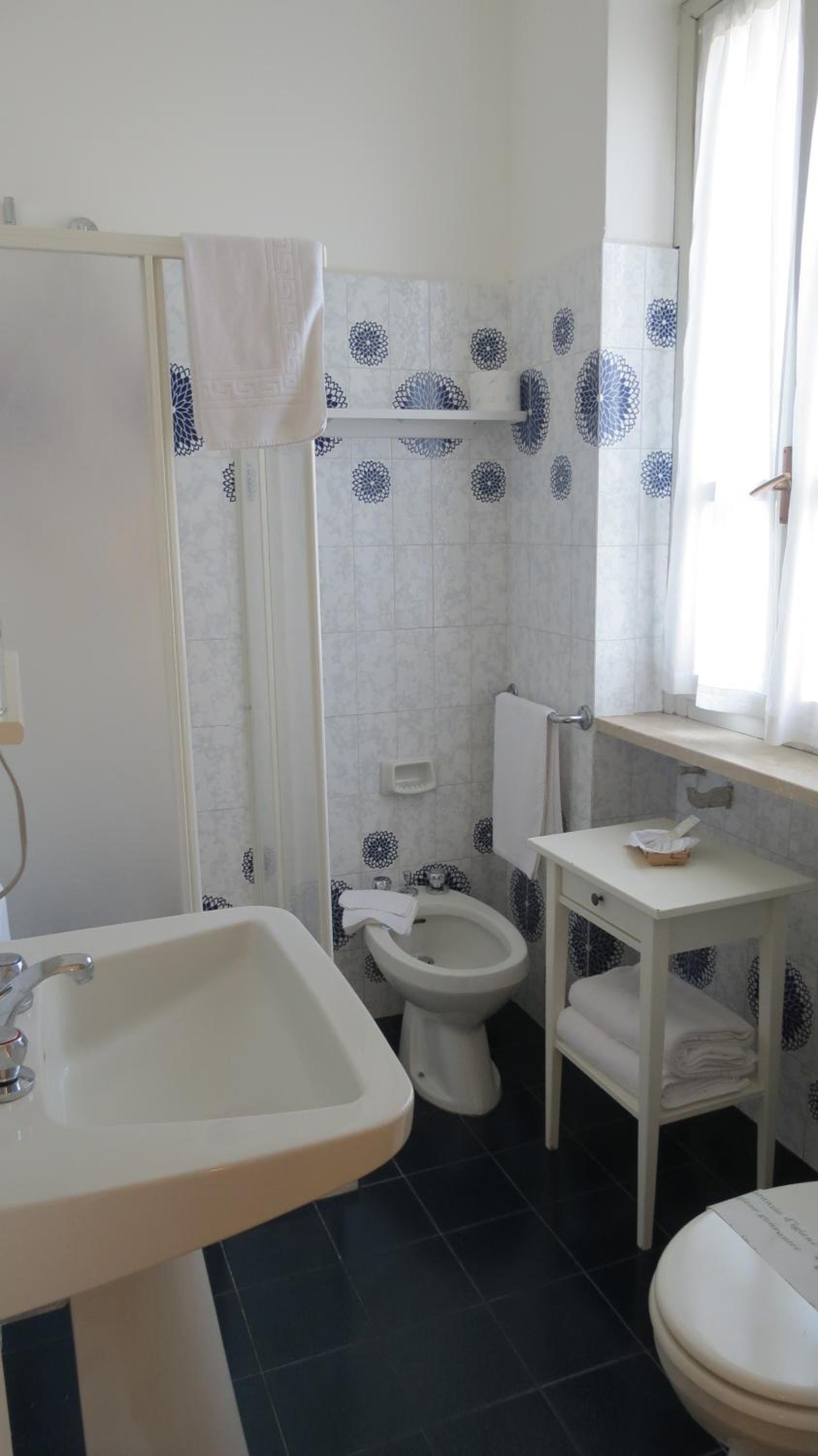 Classic Double Room - Photo 4