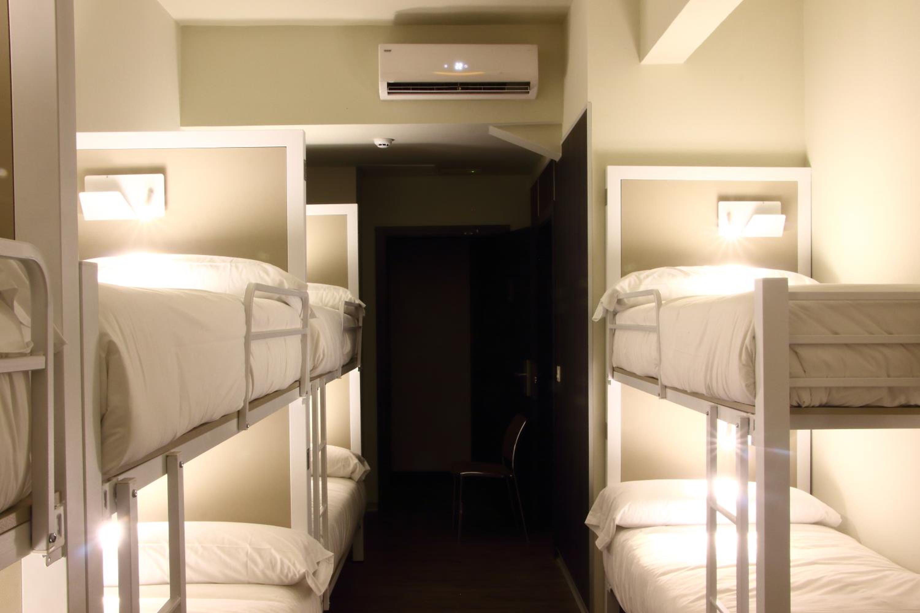 Pilgrim - Bunk Bed in 18-Bed Mixed Dormitory Room with Shared Bathroom photo 2