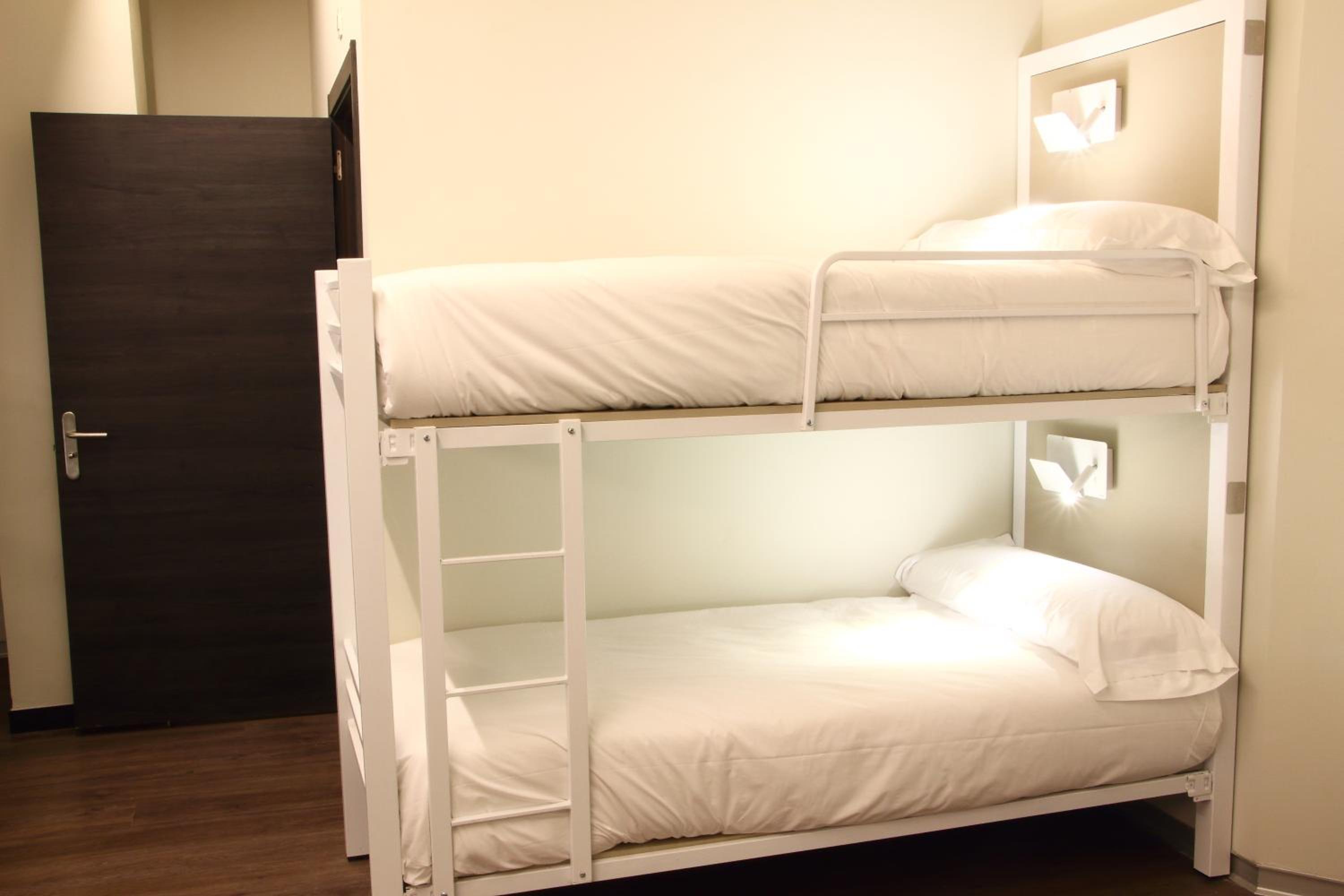 Only Girls - Bunk Bed in 12-Bed Female Dormitory Room with Private Bathroom photo 2
