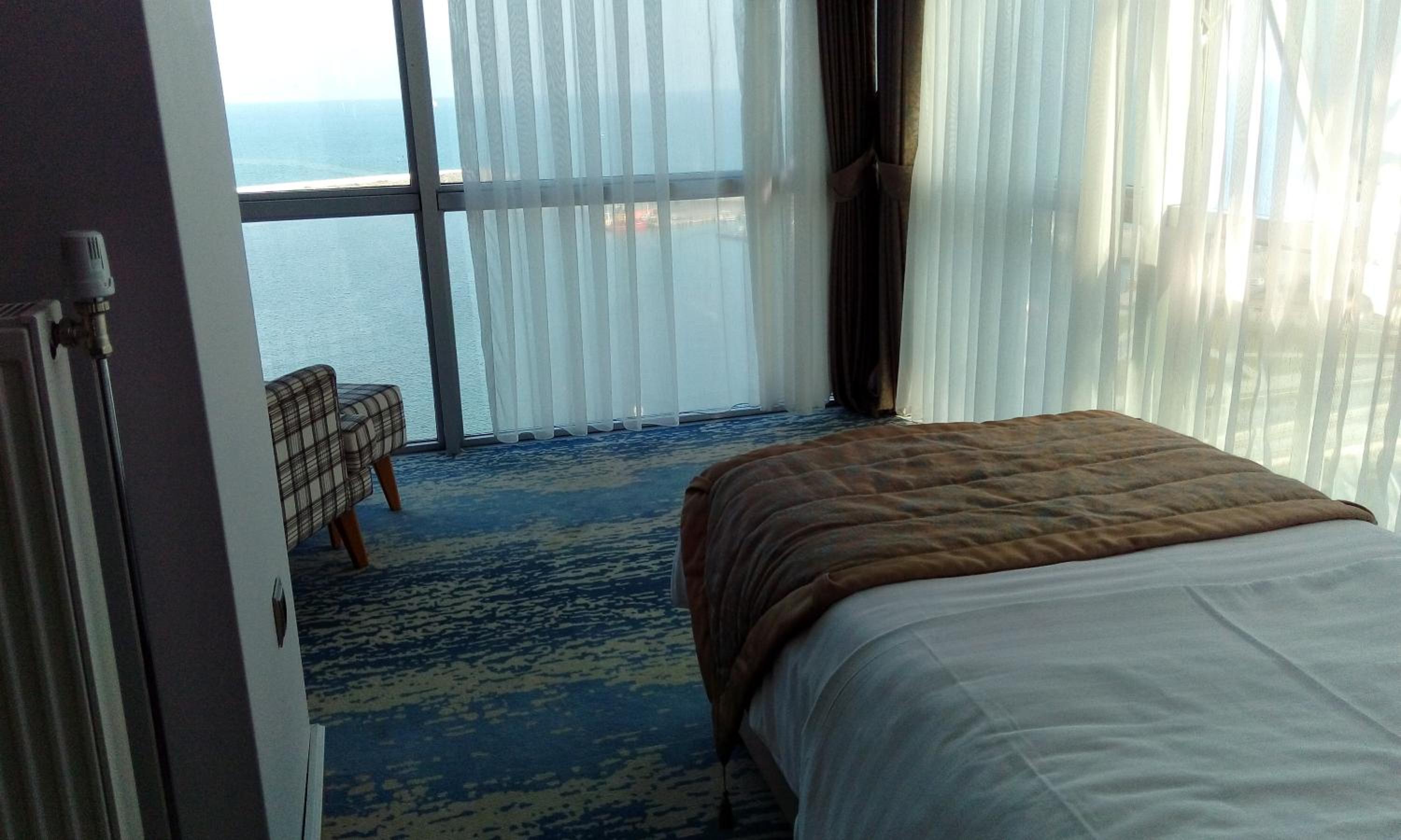 Triple Room with Sea View - Photo 2