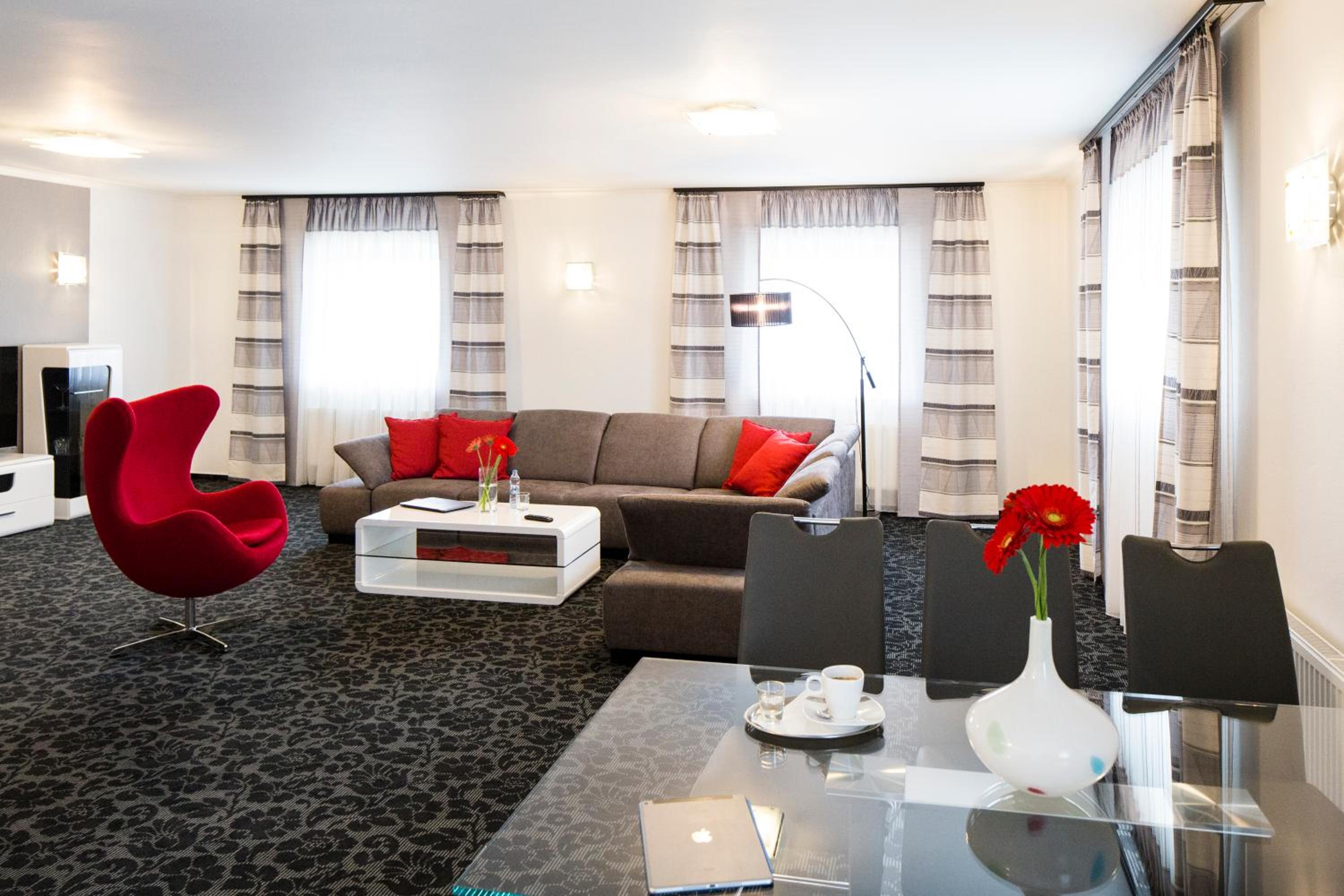 Deluxe Apartment