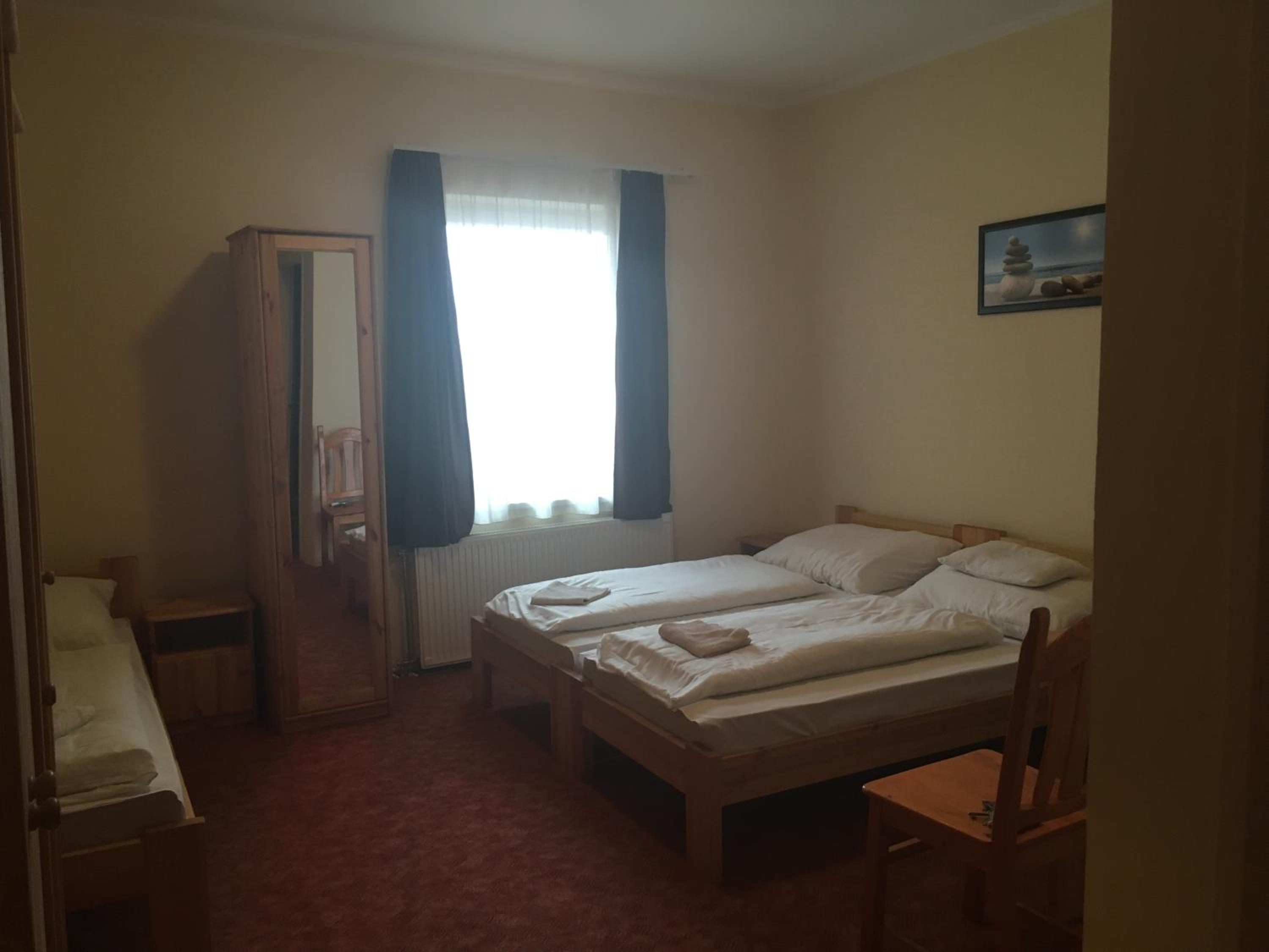 Triple Room with Private Bathroom photo 3