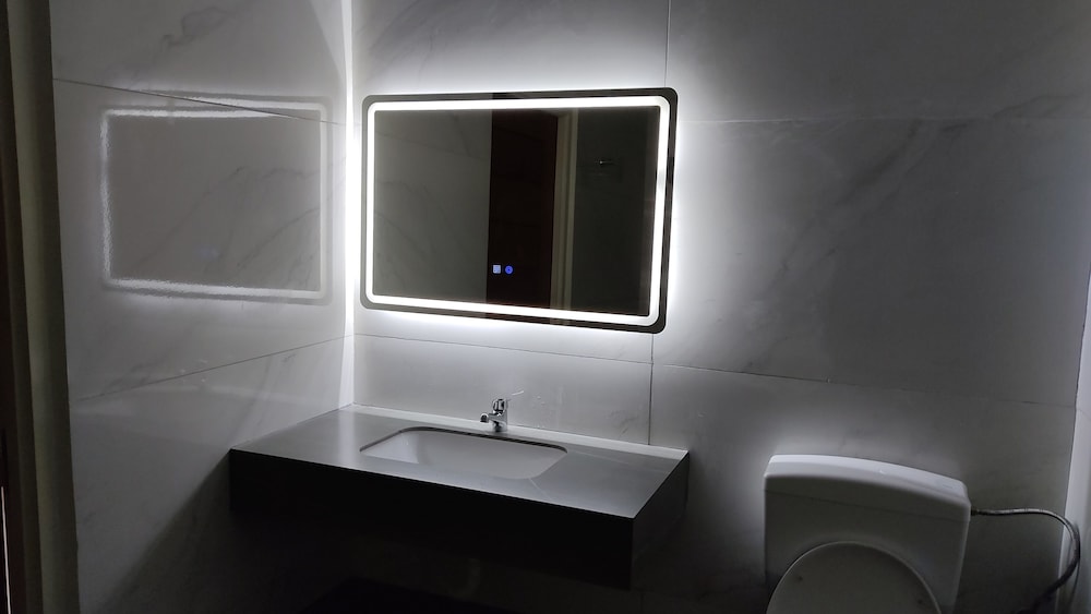 Studio Suite, 1 King Bed, Kitchenette photo 2