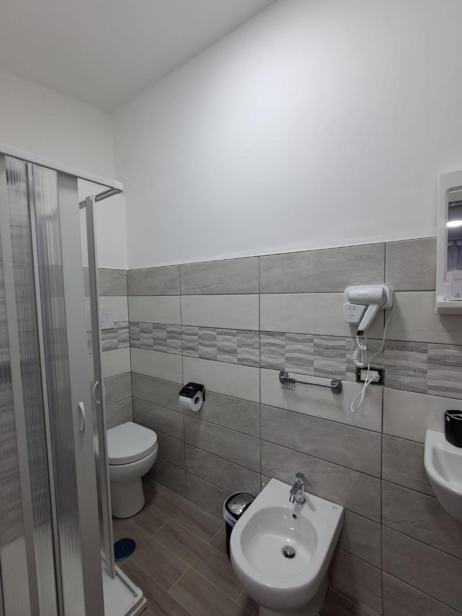 Deluxe Double Room with Bath photo 3
