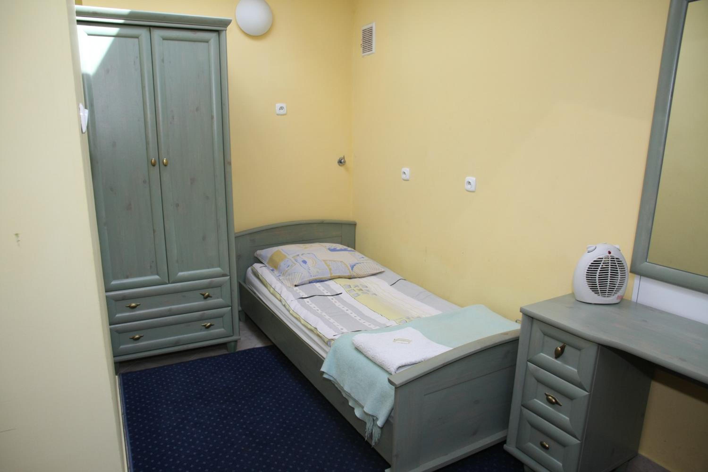 Small Single Room photo 1