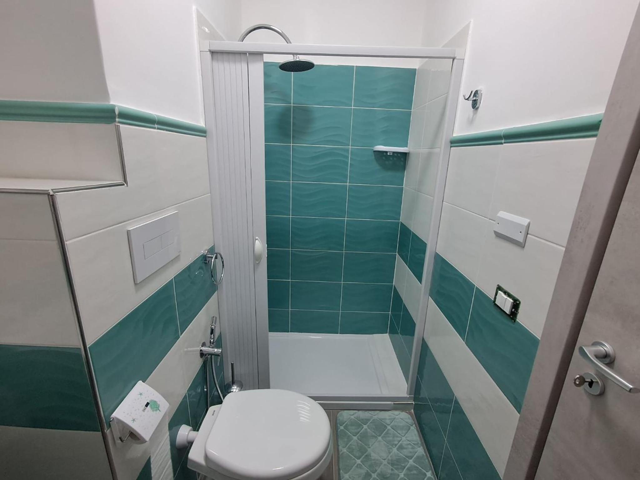 Single Room with Private Bathroom photo 2
