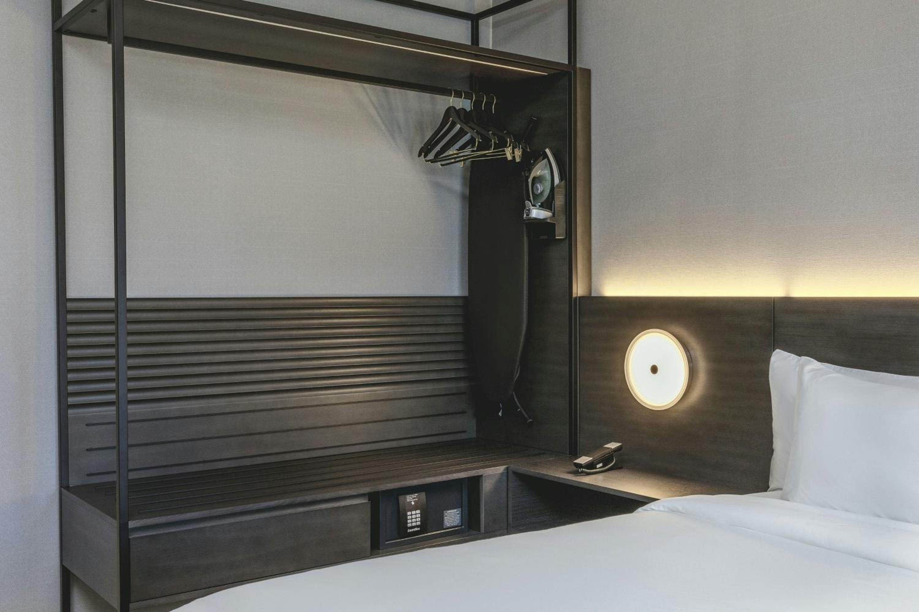 Standard King Room - Hearing Accessible photo 2