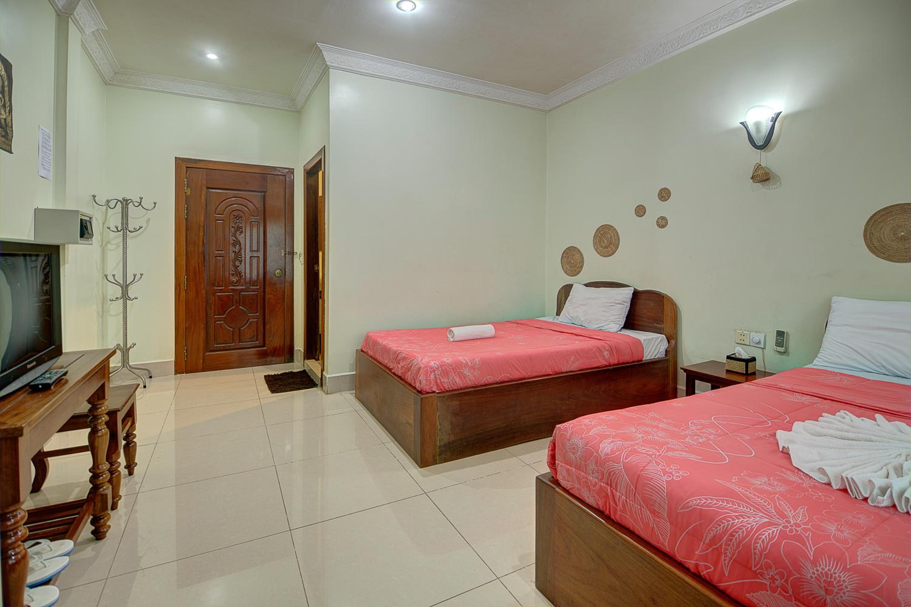 Standard Triple Room - Photo 4
