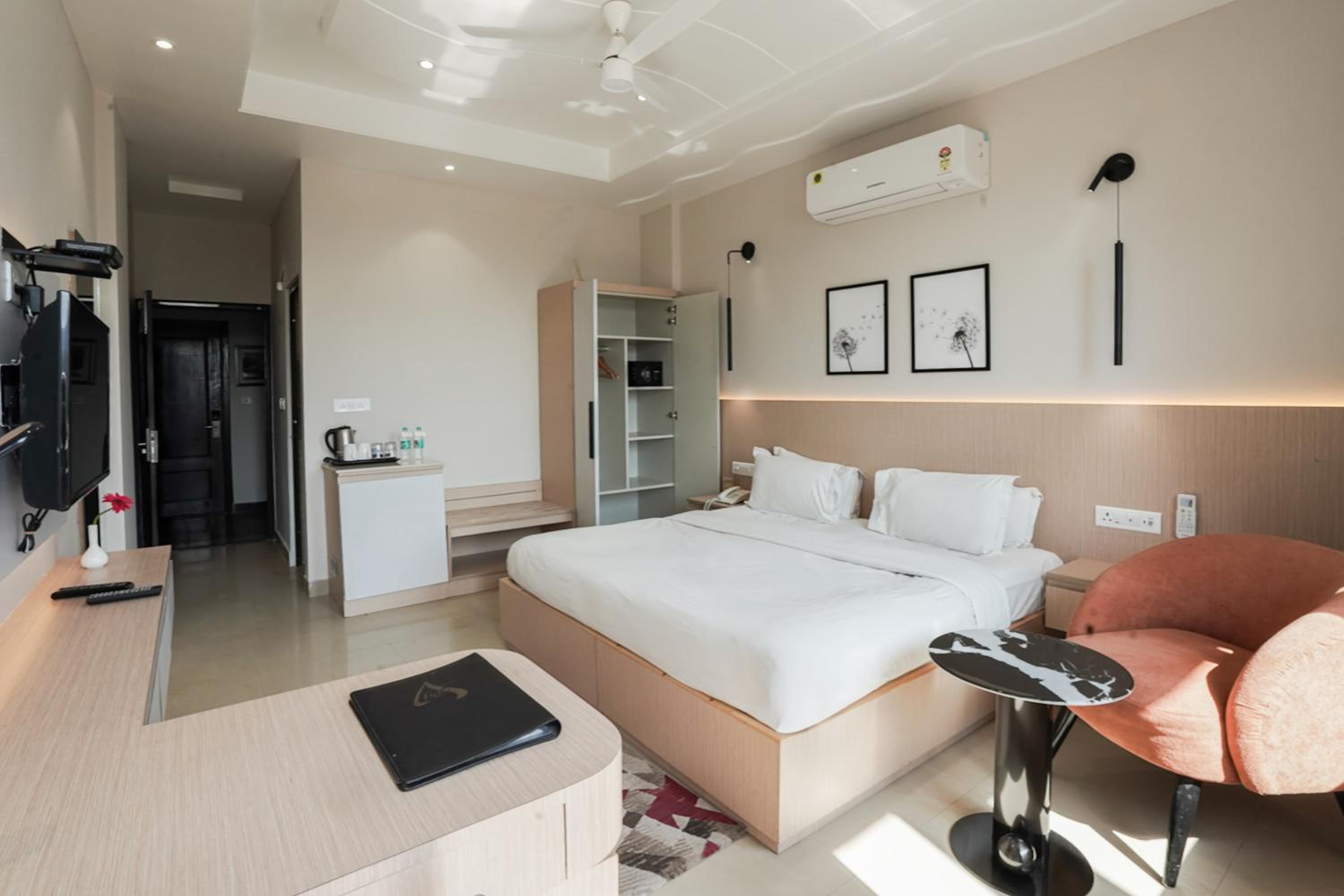 Double Room - Photo 3