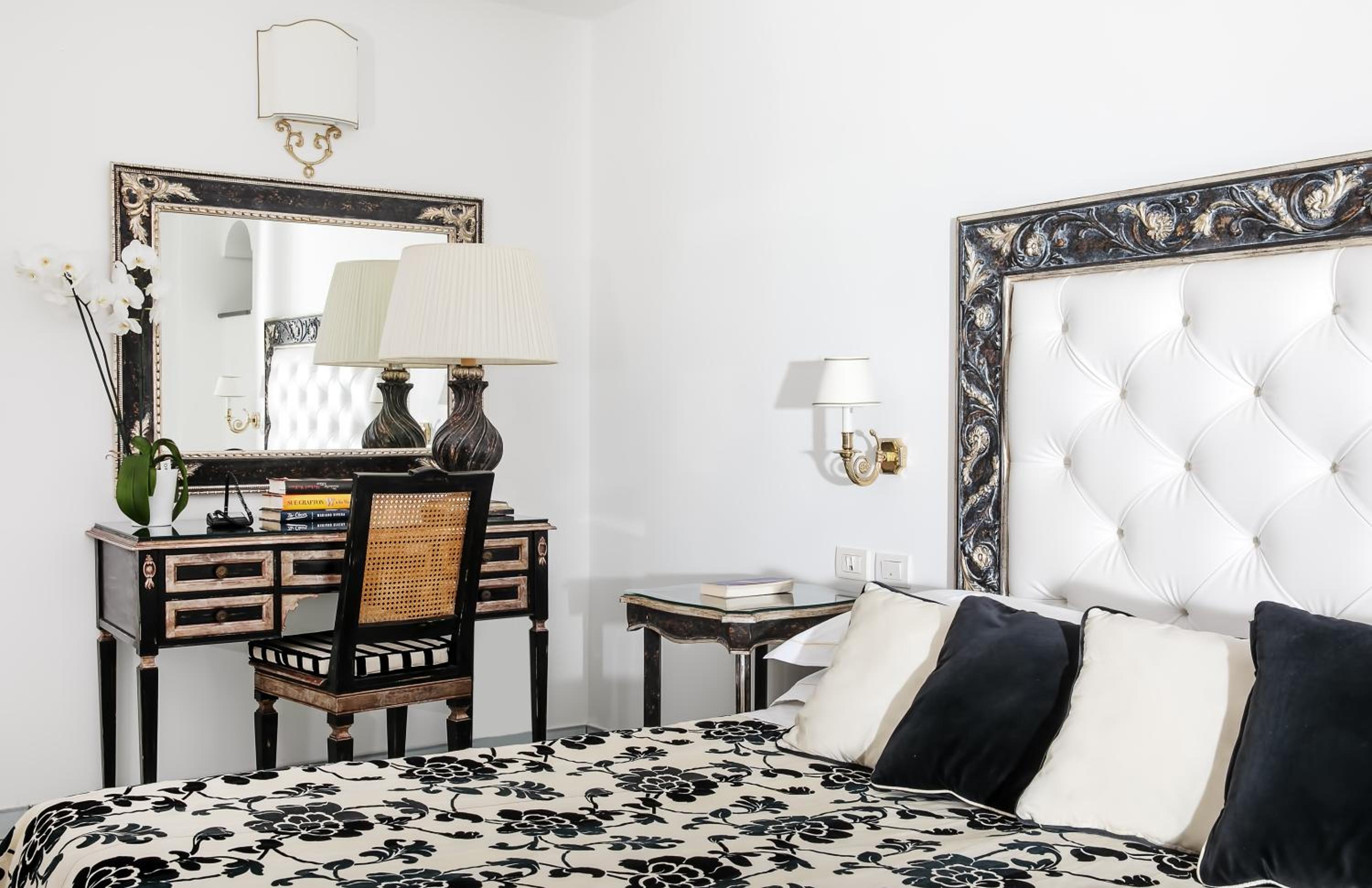 Deluxe Double Room with Terrace and Sea View - Photo 9