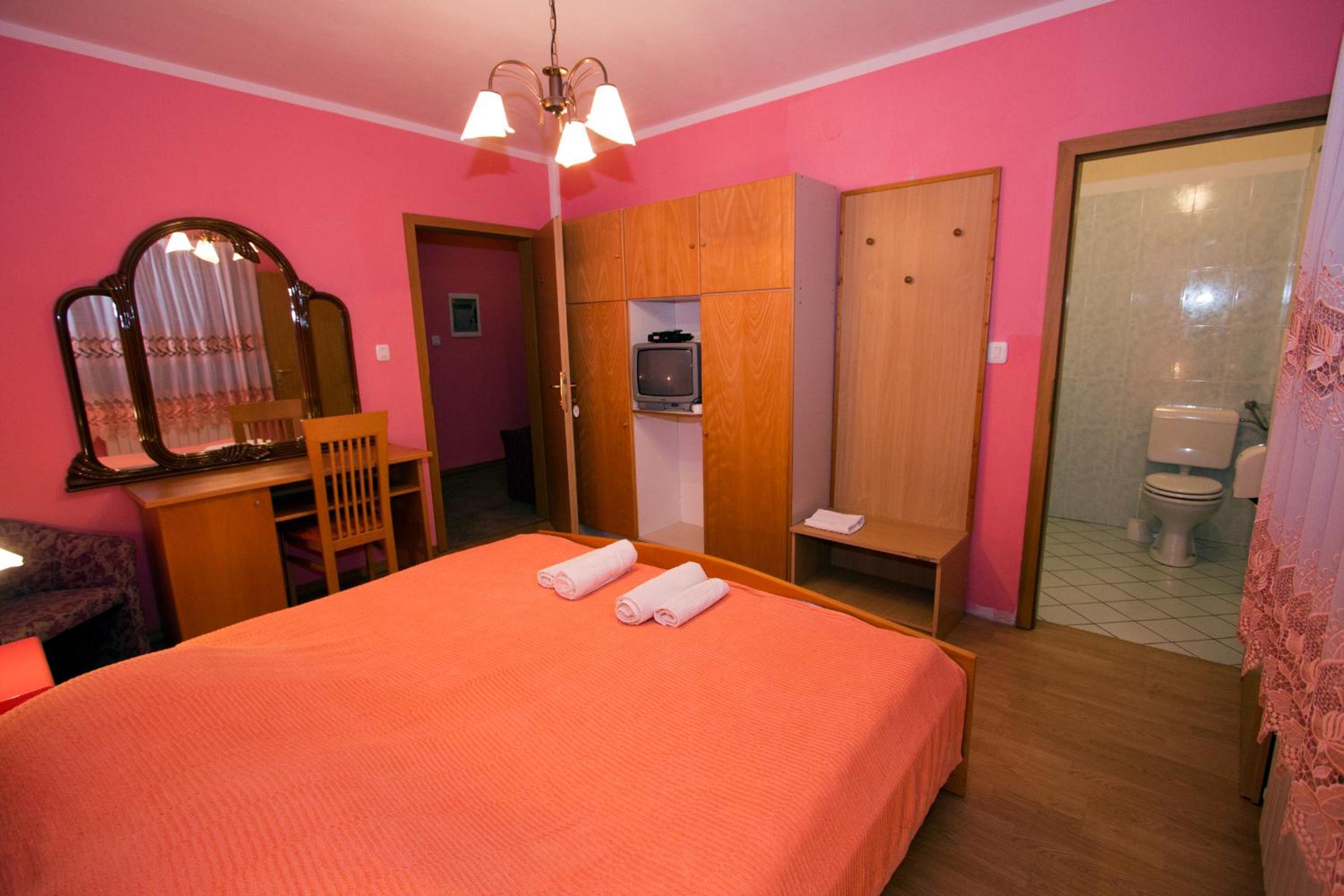 Double Room with Private Bathroom photo 2