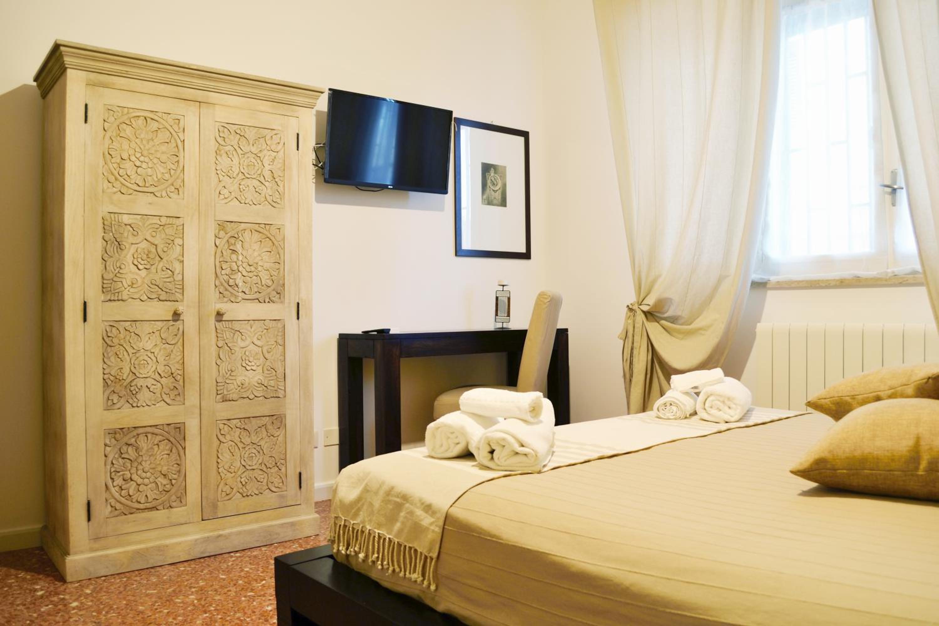 Double Room with Private External Bathroom