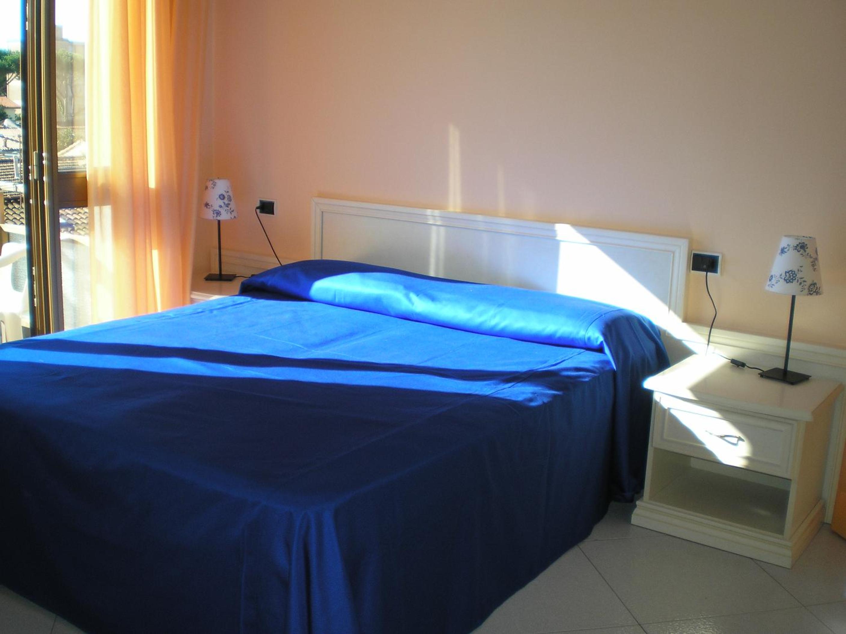 Double Room with Balcony - Photo 17