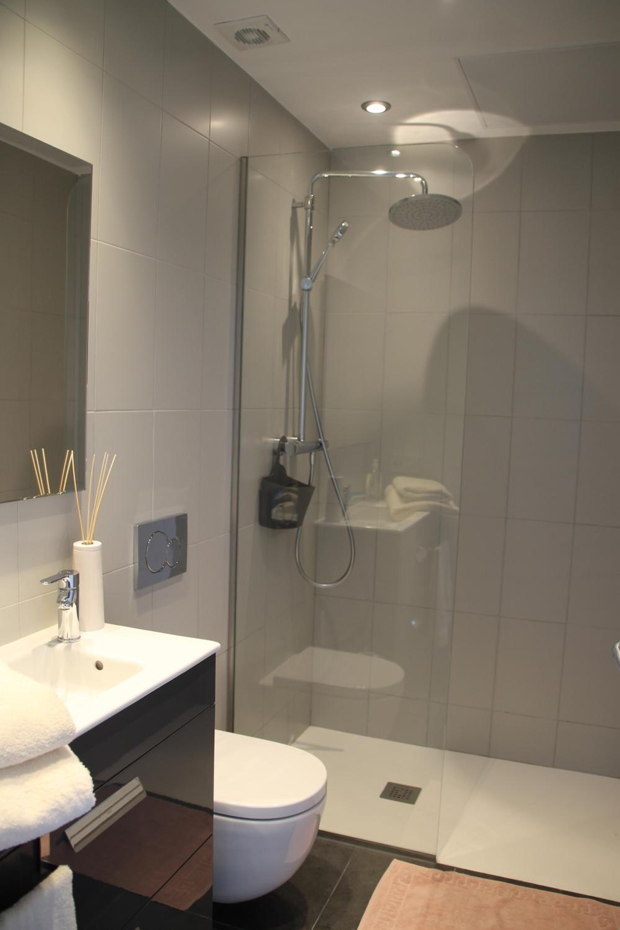 One-Bedroom Apartment - Photo 20