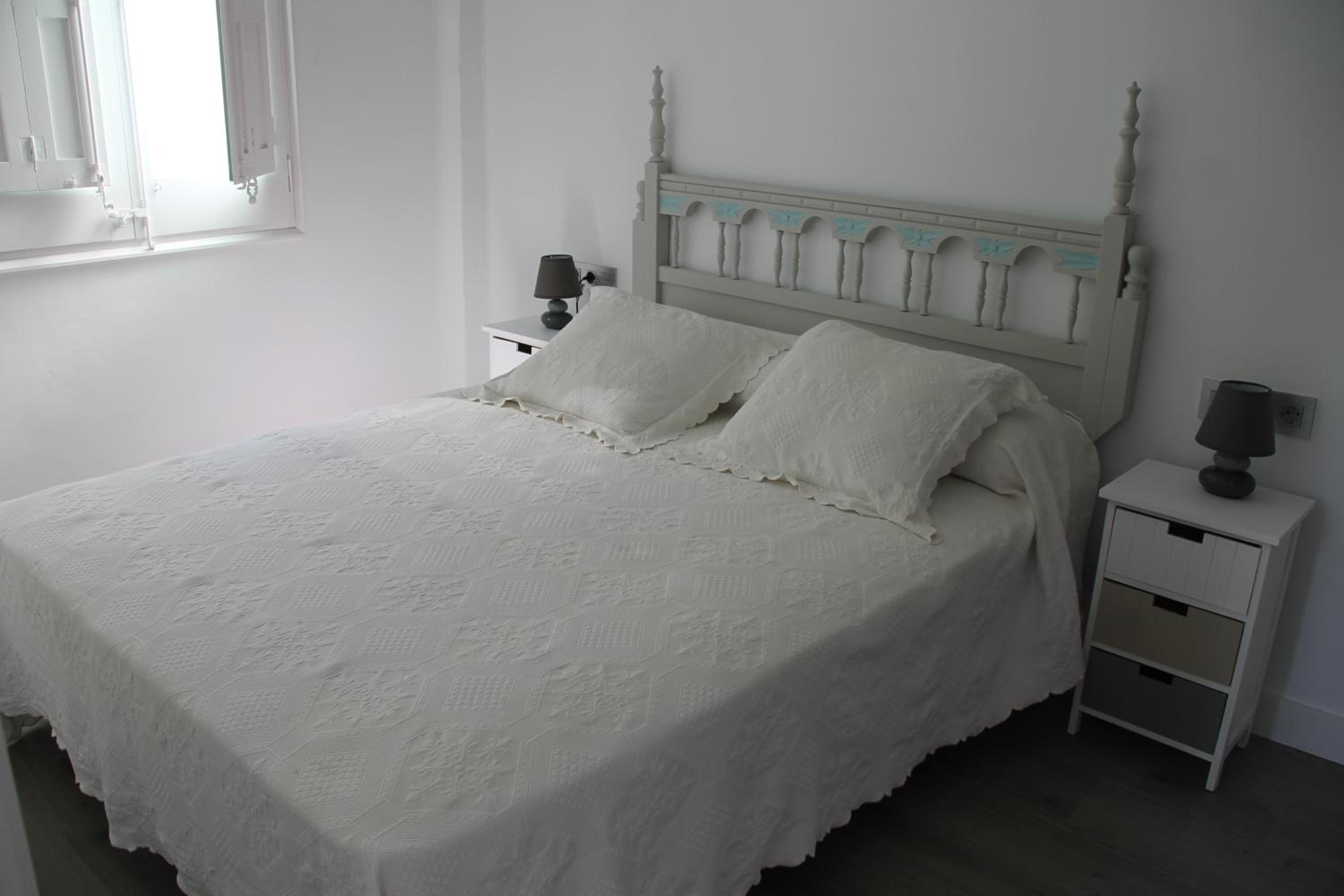 One-Bedroom Apartment - Photo 11