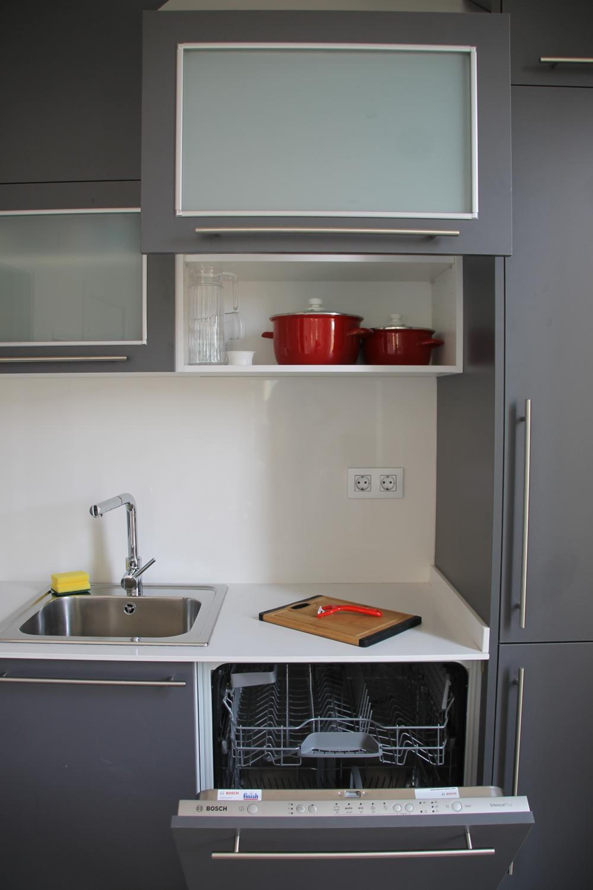 One-Bedroom Apartment - Photo 2