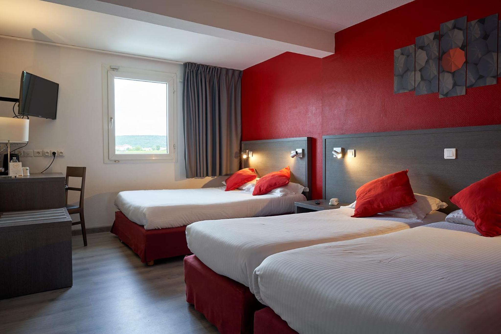 Superior Quadruple Room photo 3