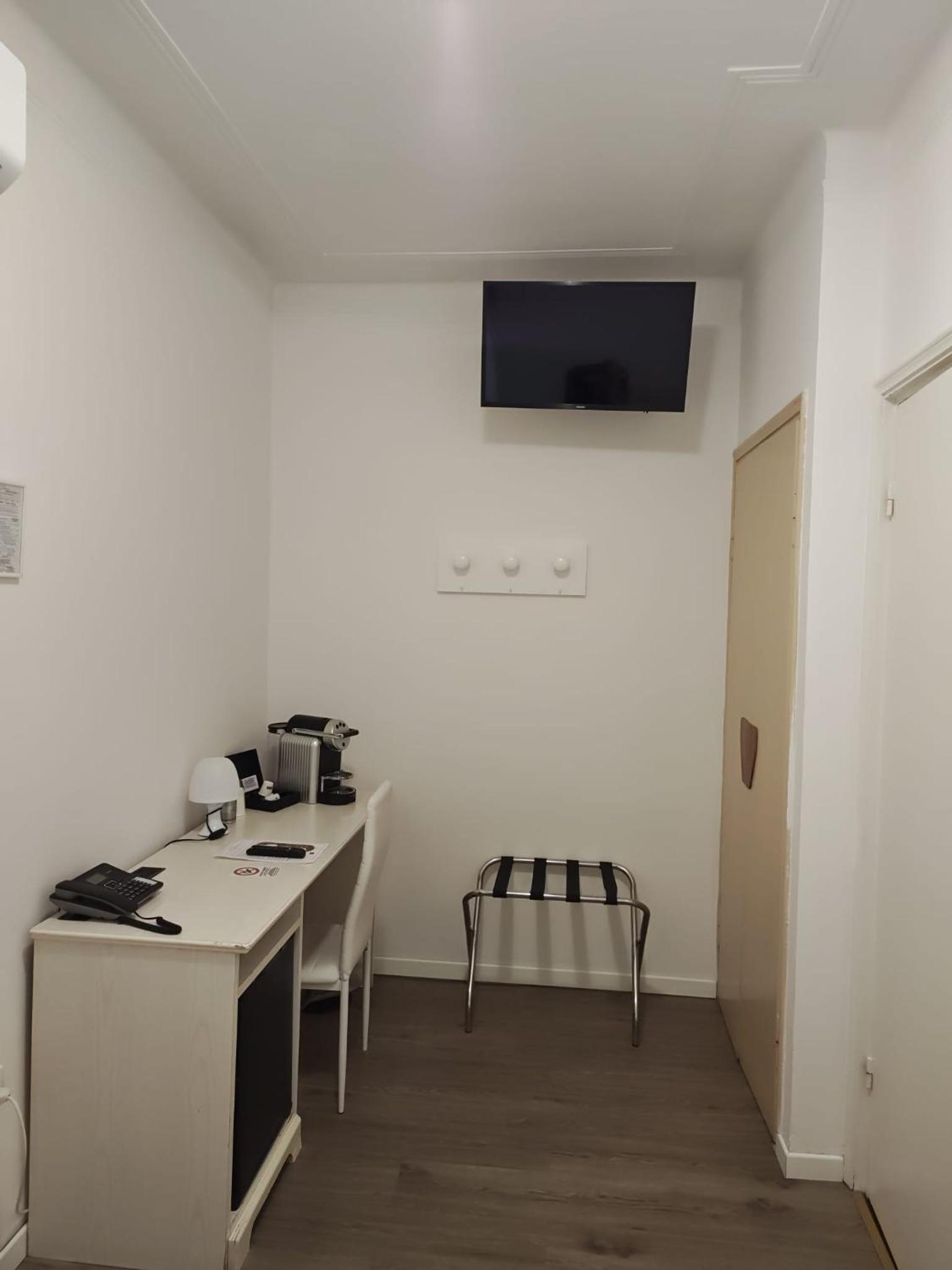 Single Room photo 2