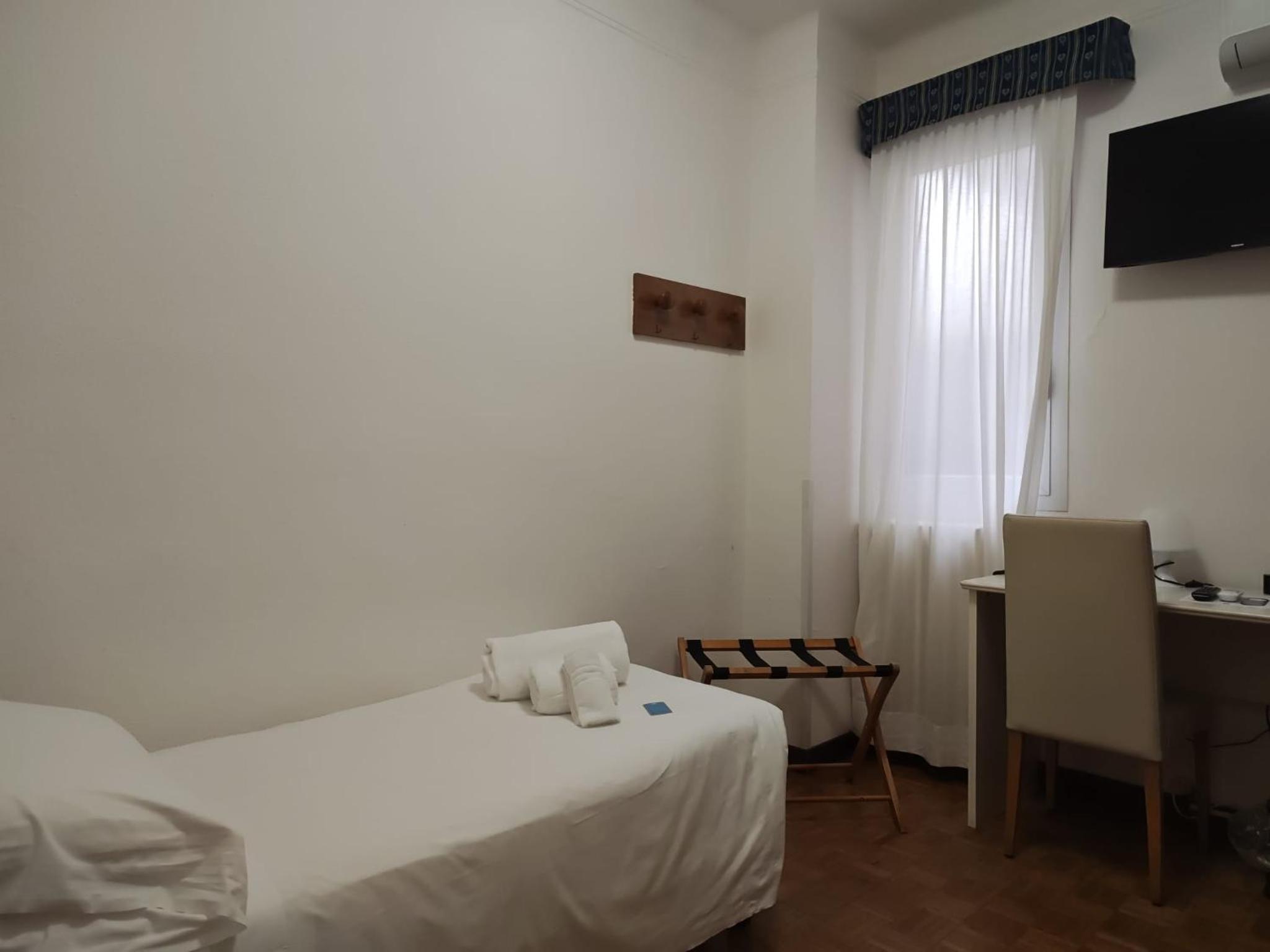 Single Room photo 3