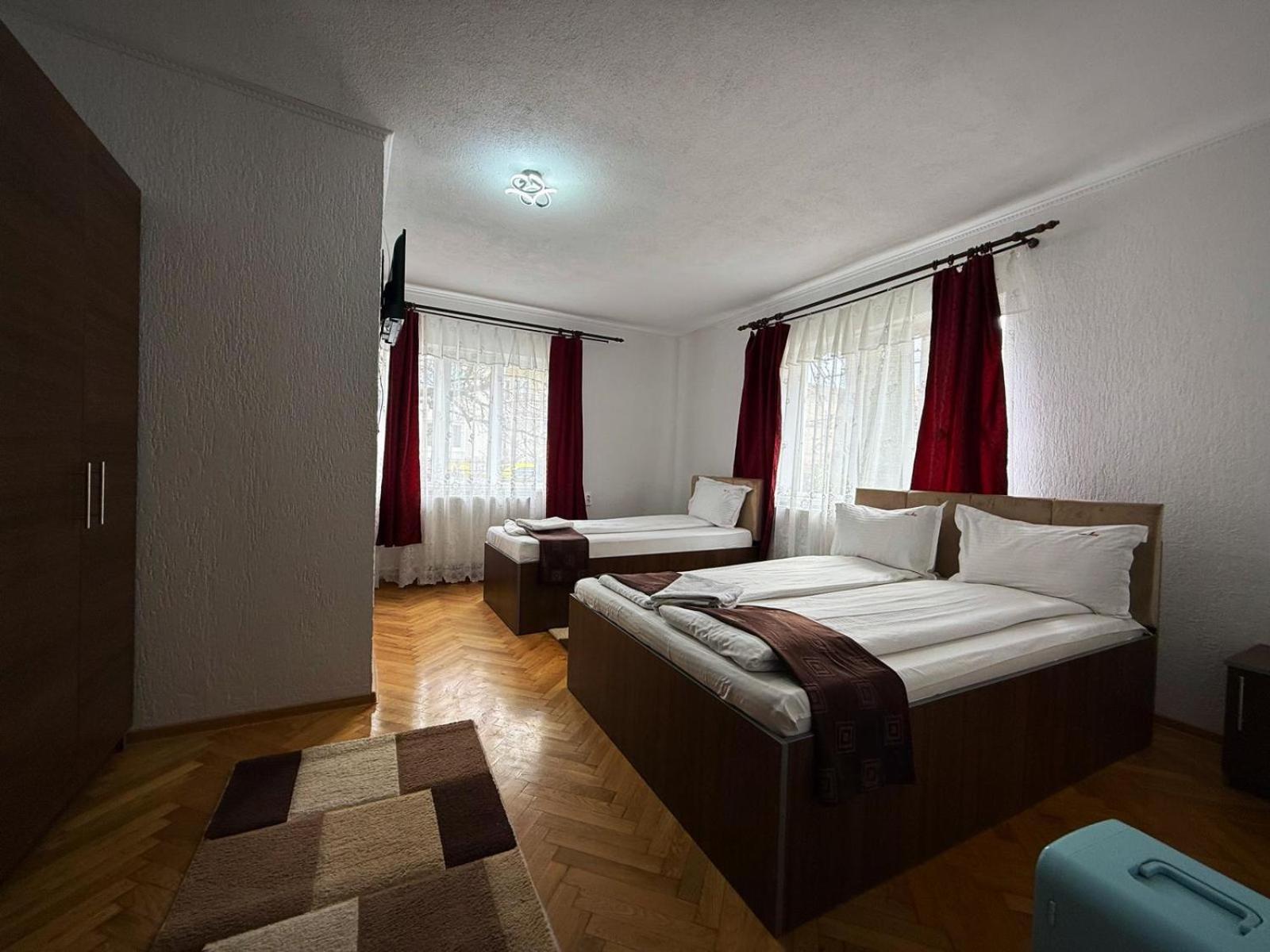 Triple Room with Private Bathroom photo 1