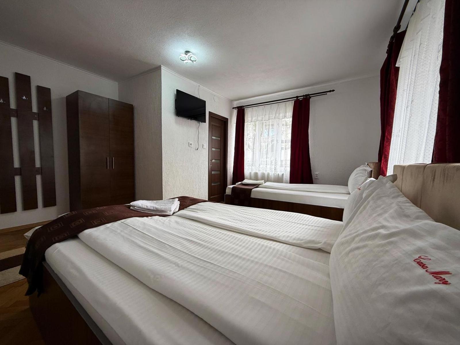 Triple Room with Private Bathroom photo 3