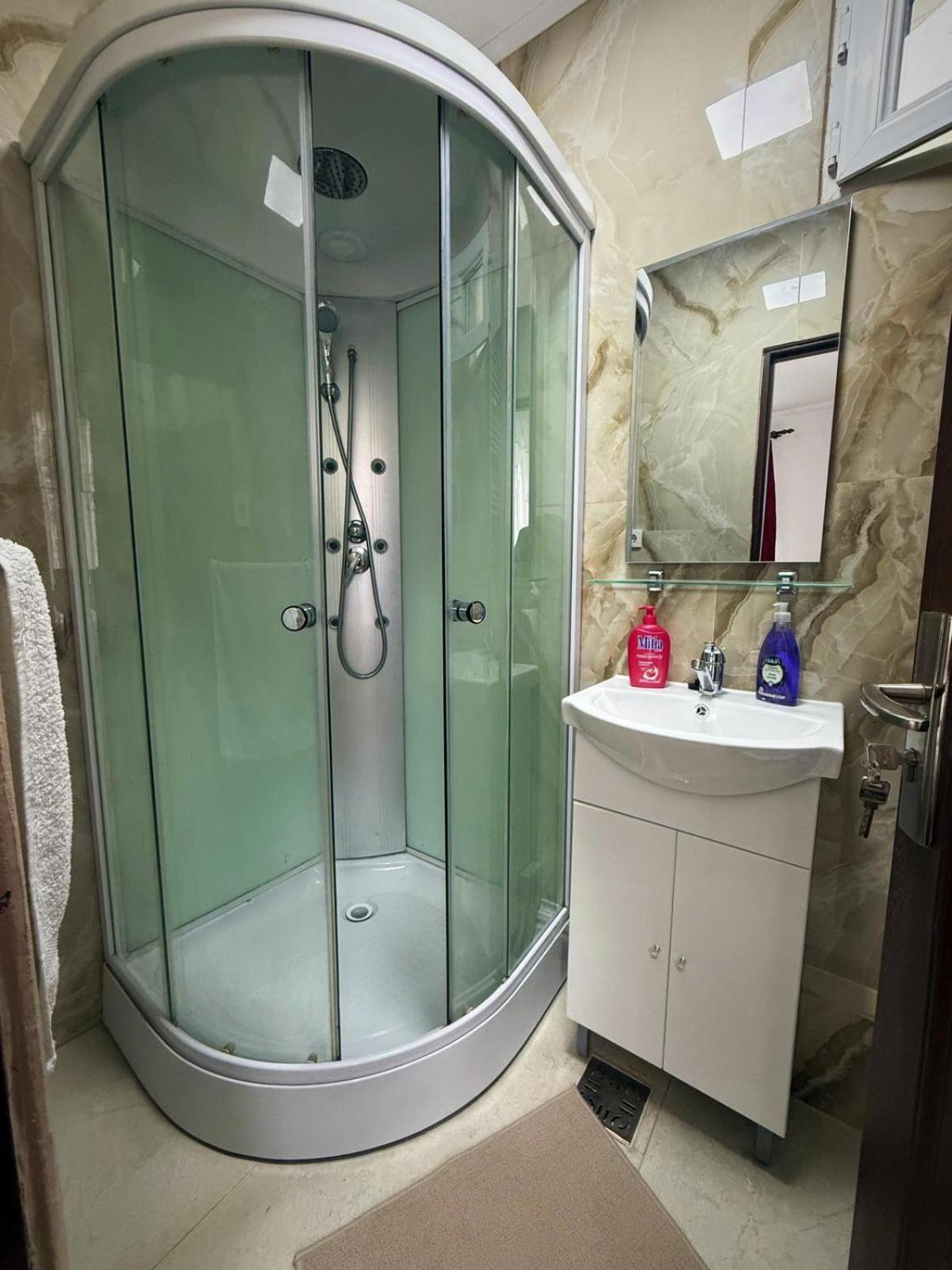 Triple Room with Private Bathroom photo 2