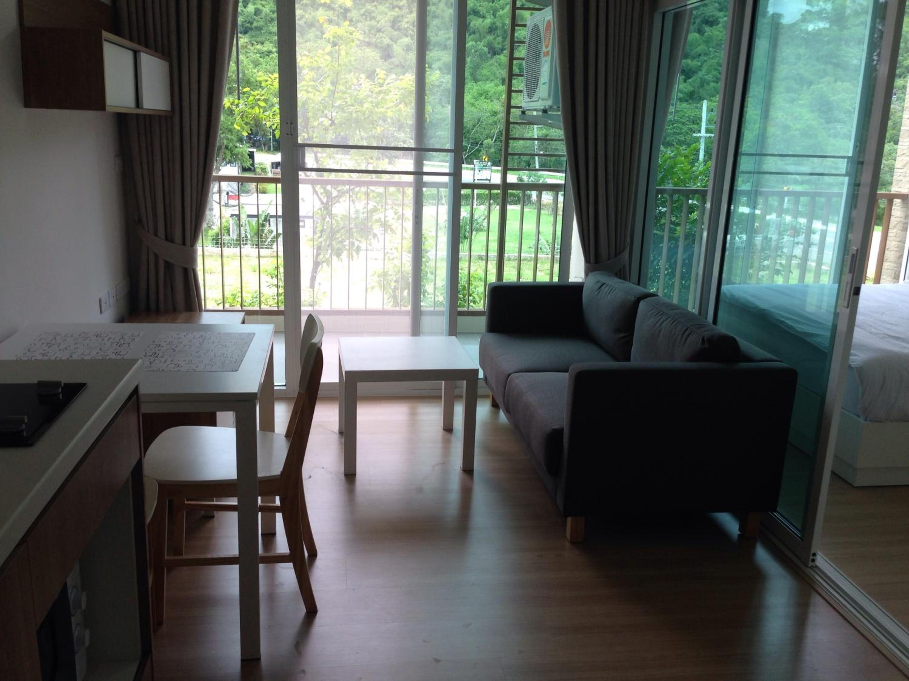Apartment with Mountain View photo 3