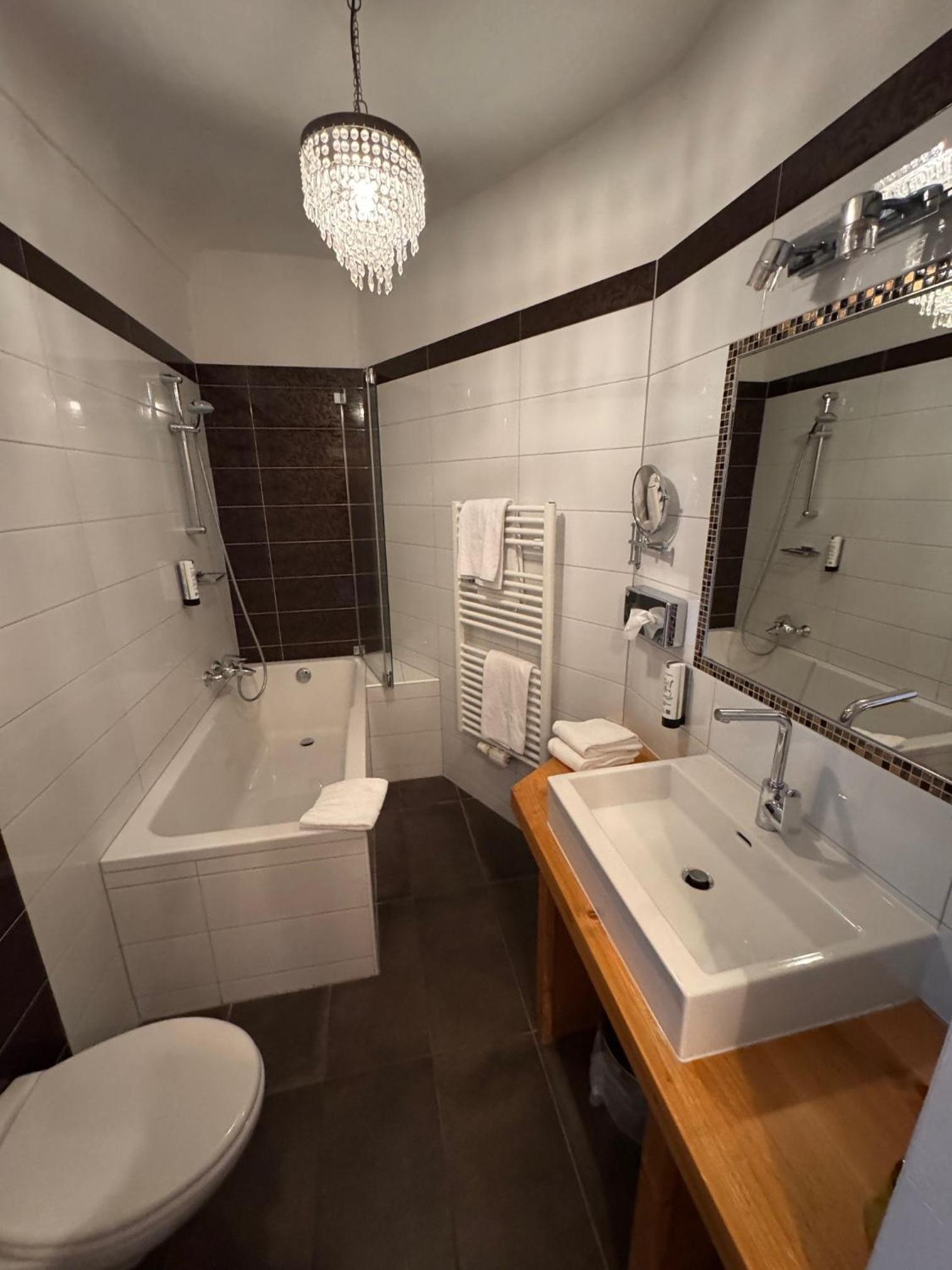 Large Double Room