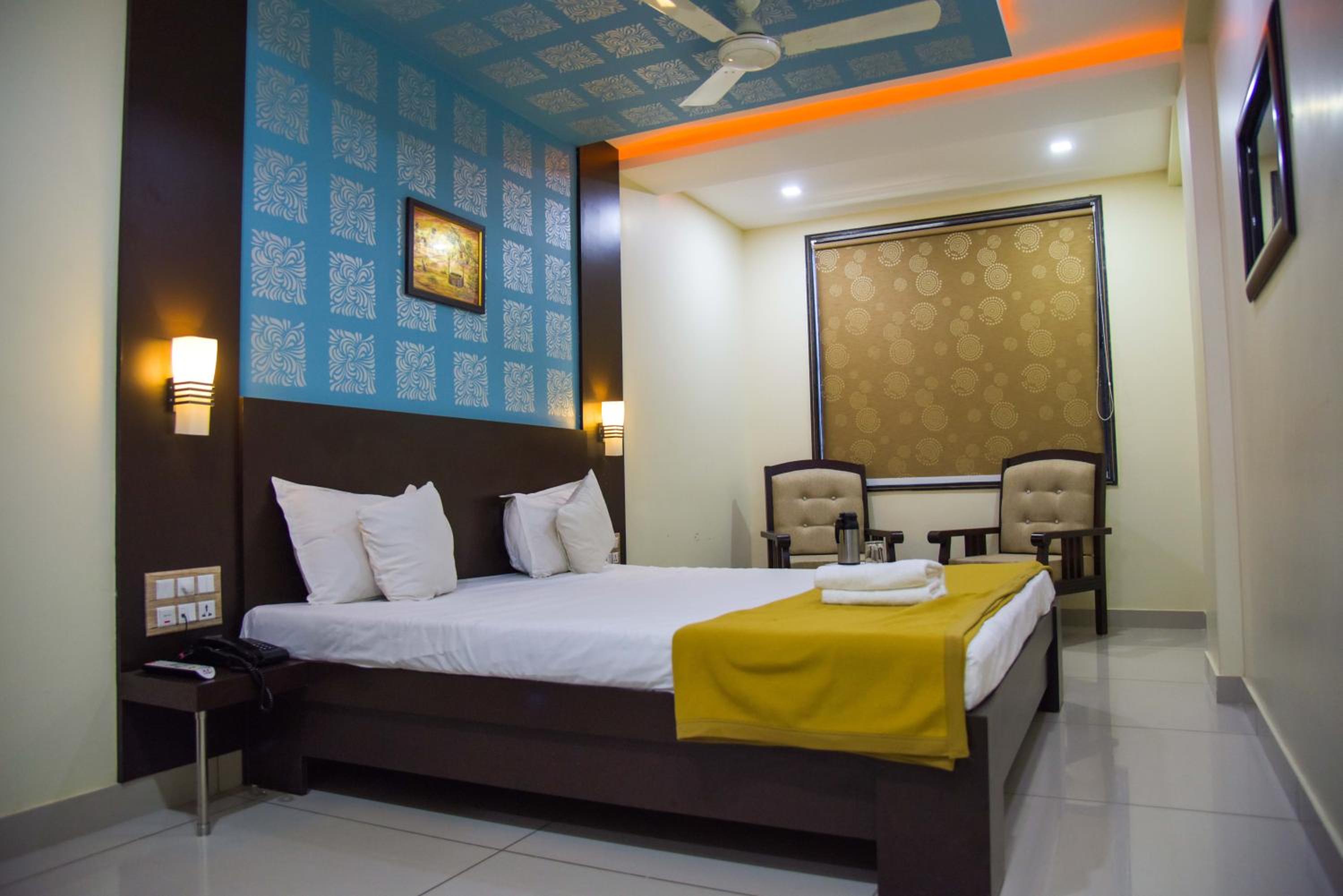 Standard King Room photo 3