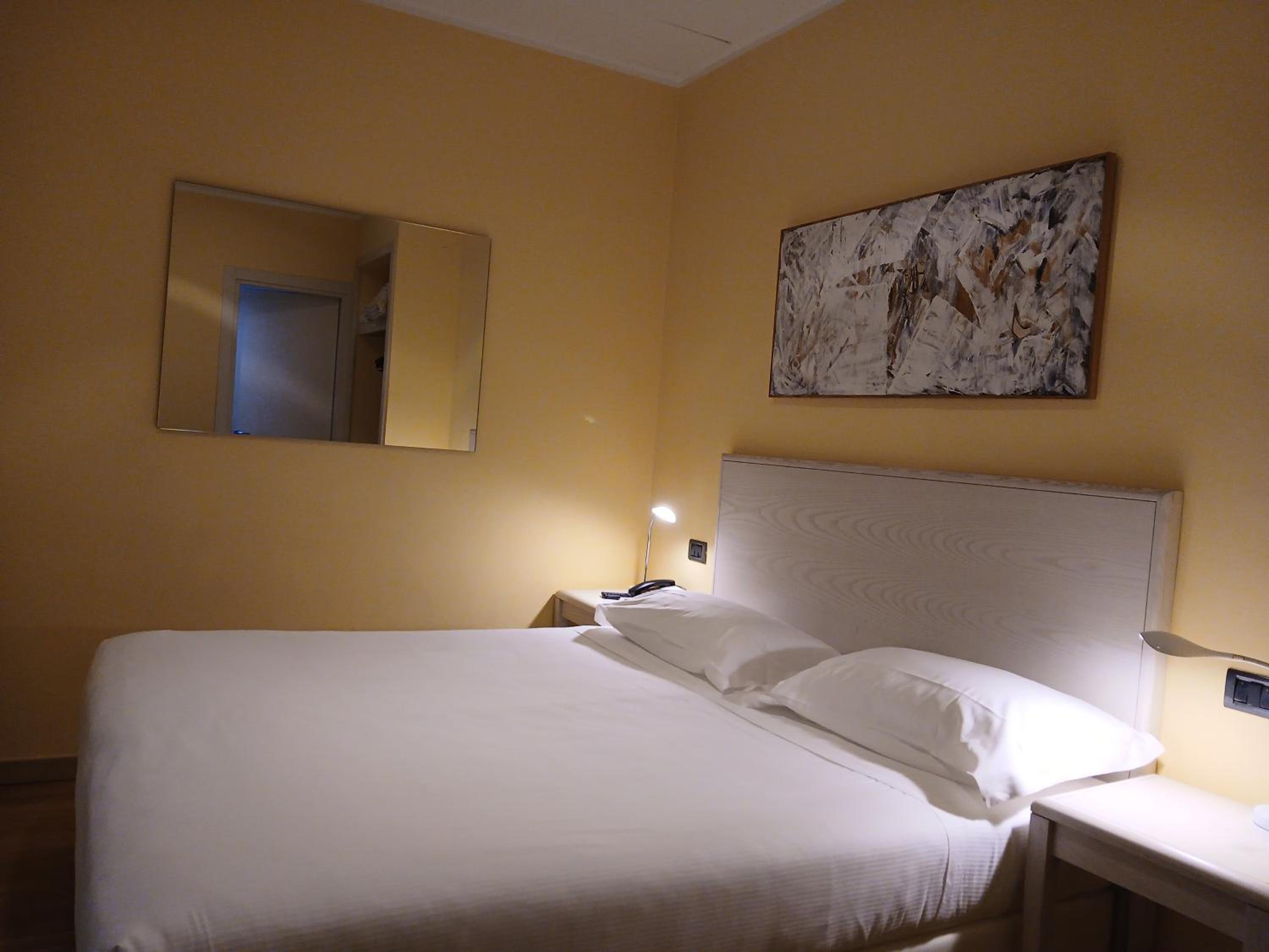 Economy Double Room photo 3