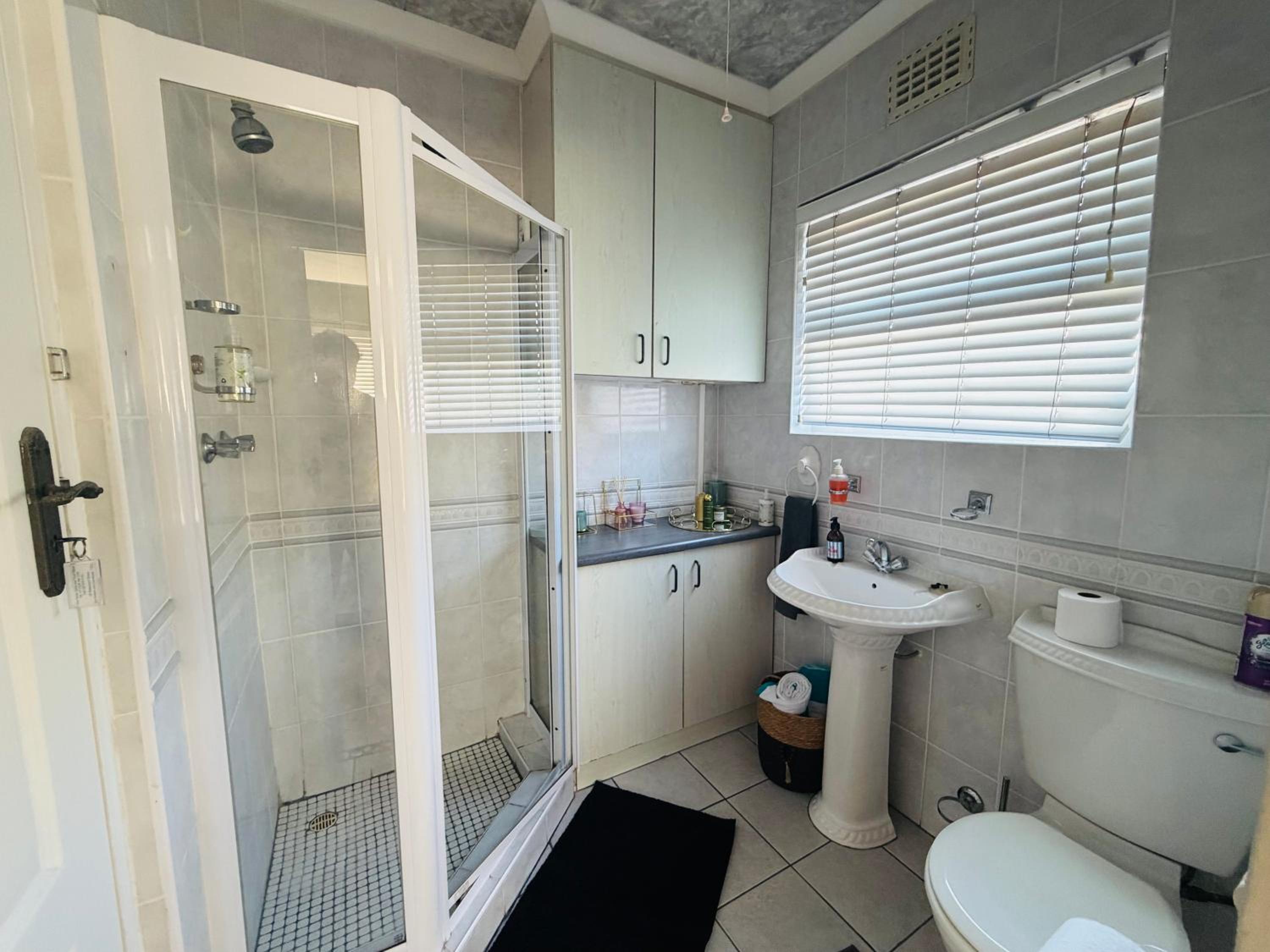 Double Room - Photo 4